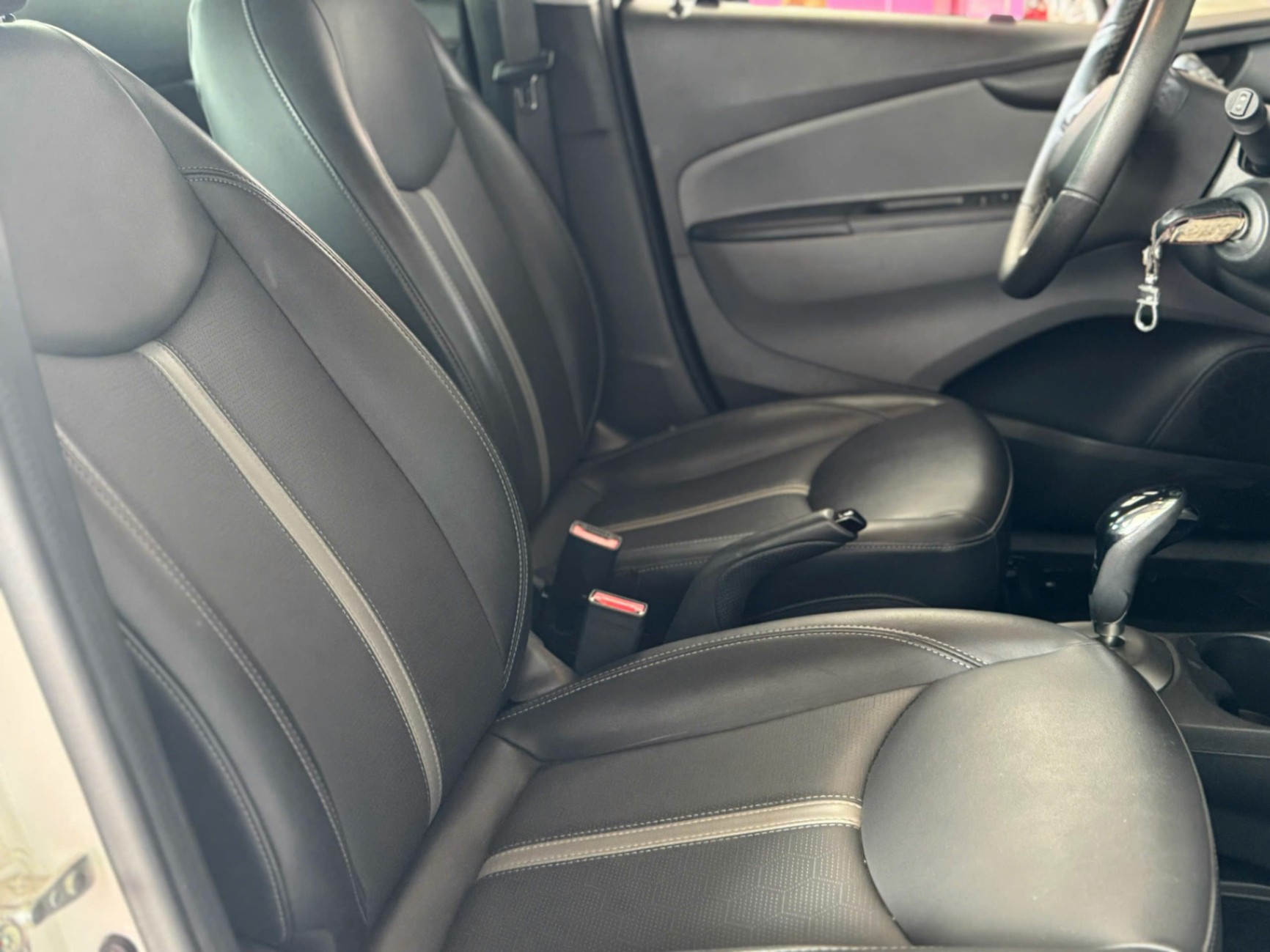 Vinfast Fadil 1.4 AT Premium 2020 - Nội thất 12