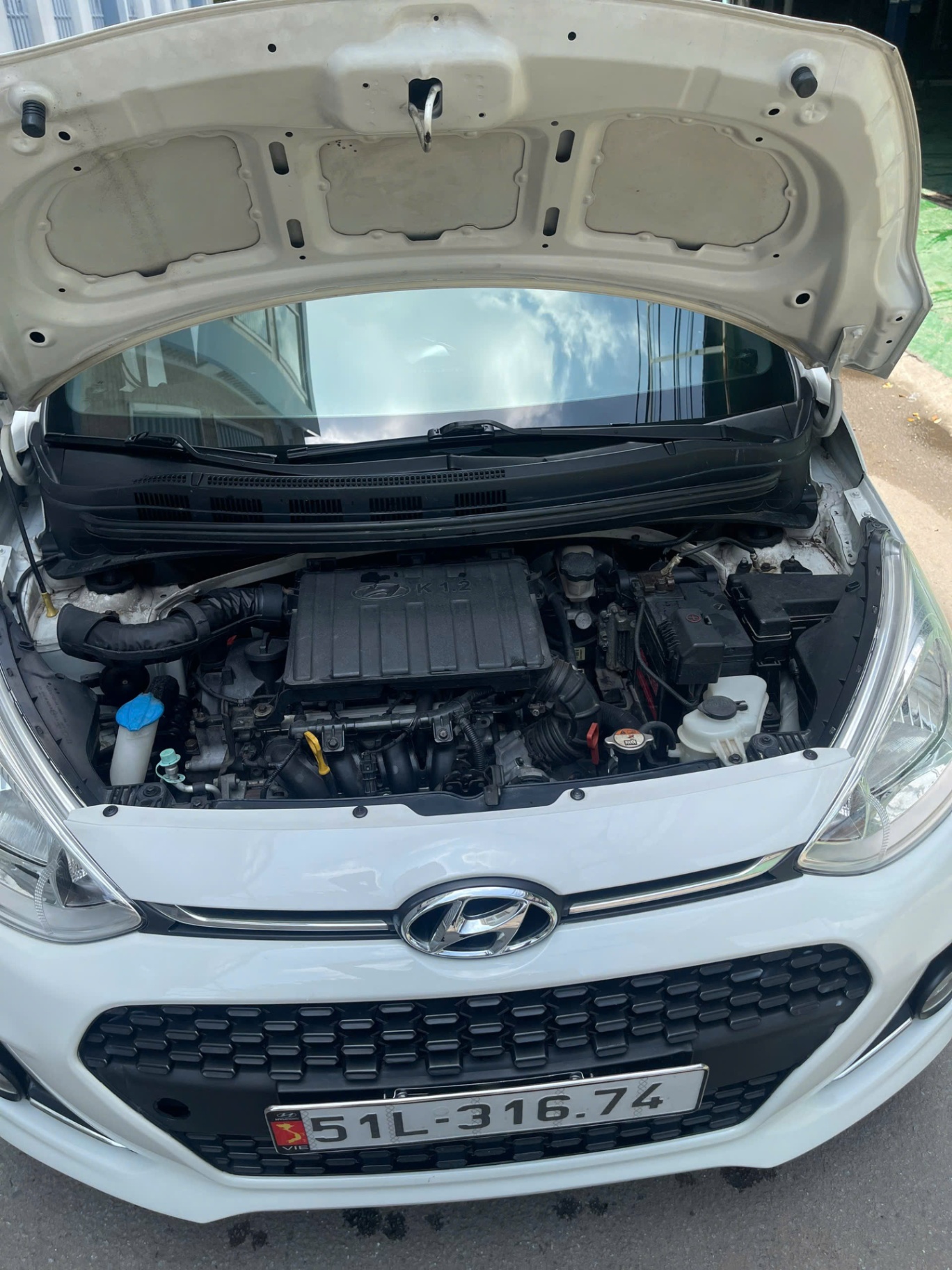 Hyundai I10 Grand 1.2 AT 2017 - Khoang động cơ 1