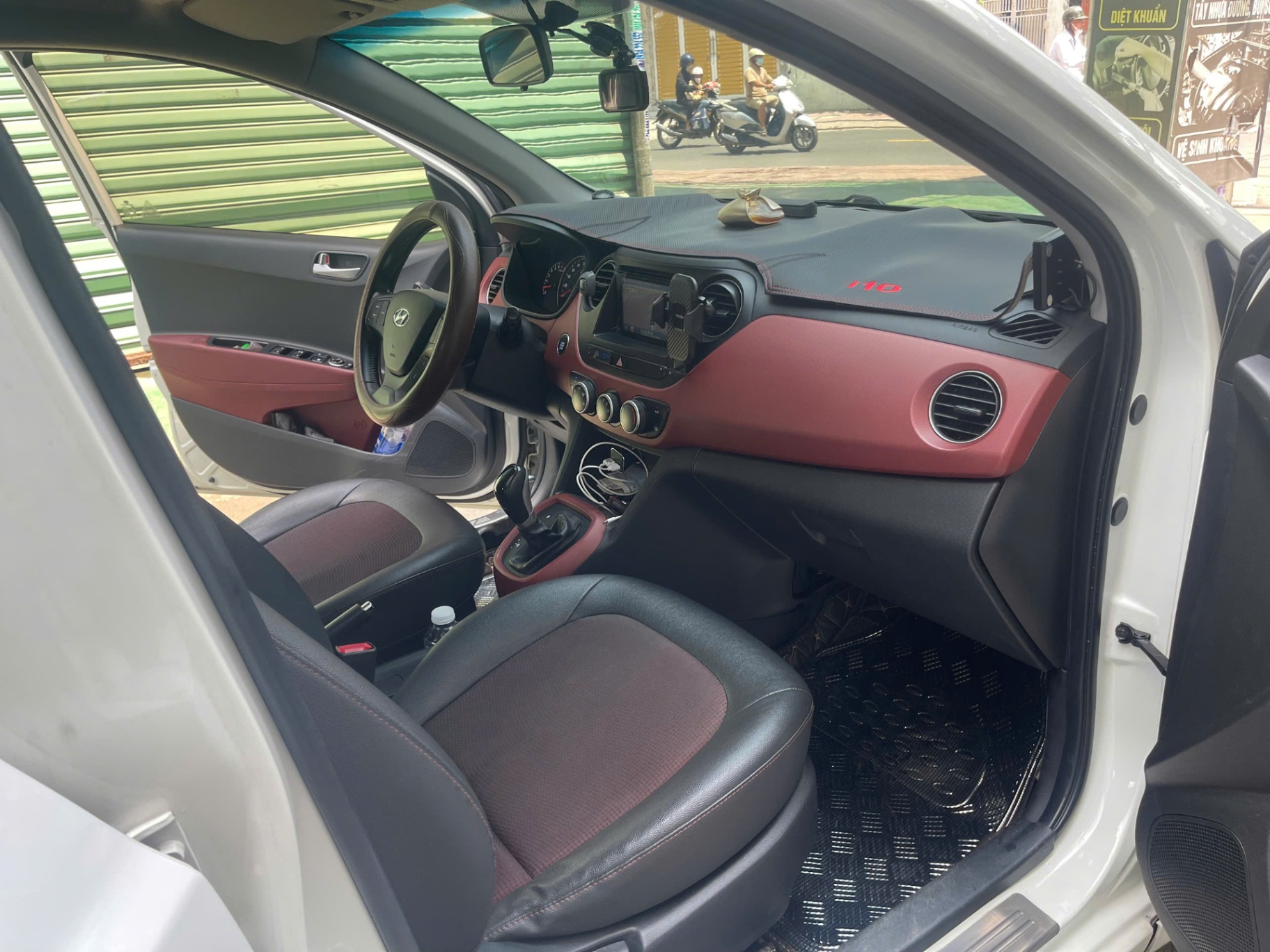 Hyundai I10 Grand 1.2 AT 2017 - Nội thất 3