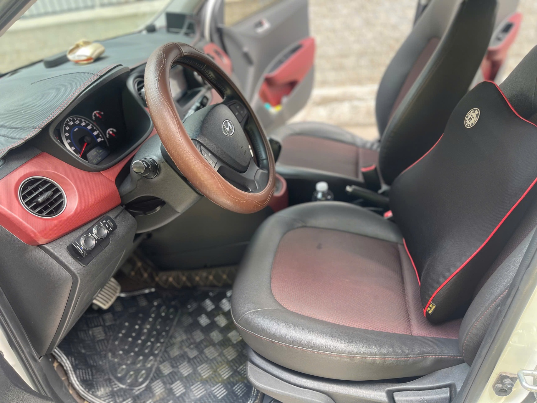 Hyundai I10 Grand 1.2 AT 2017 - Nội thất 4