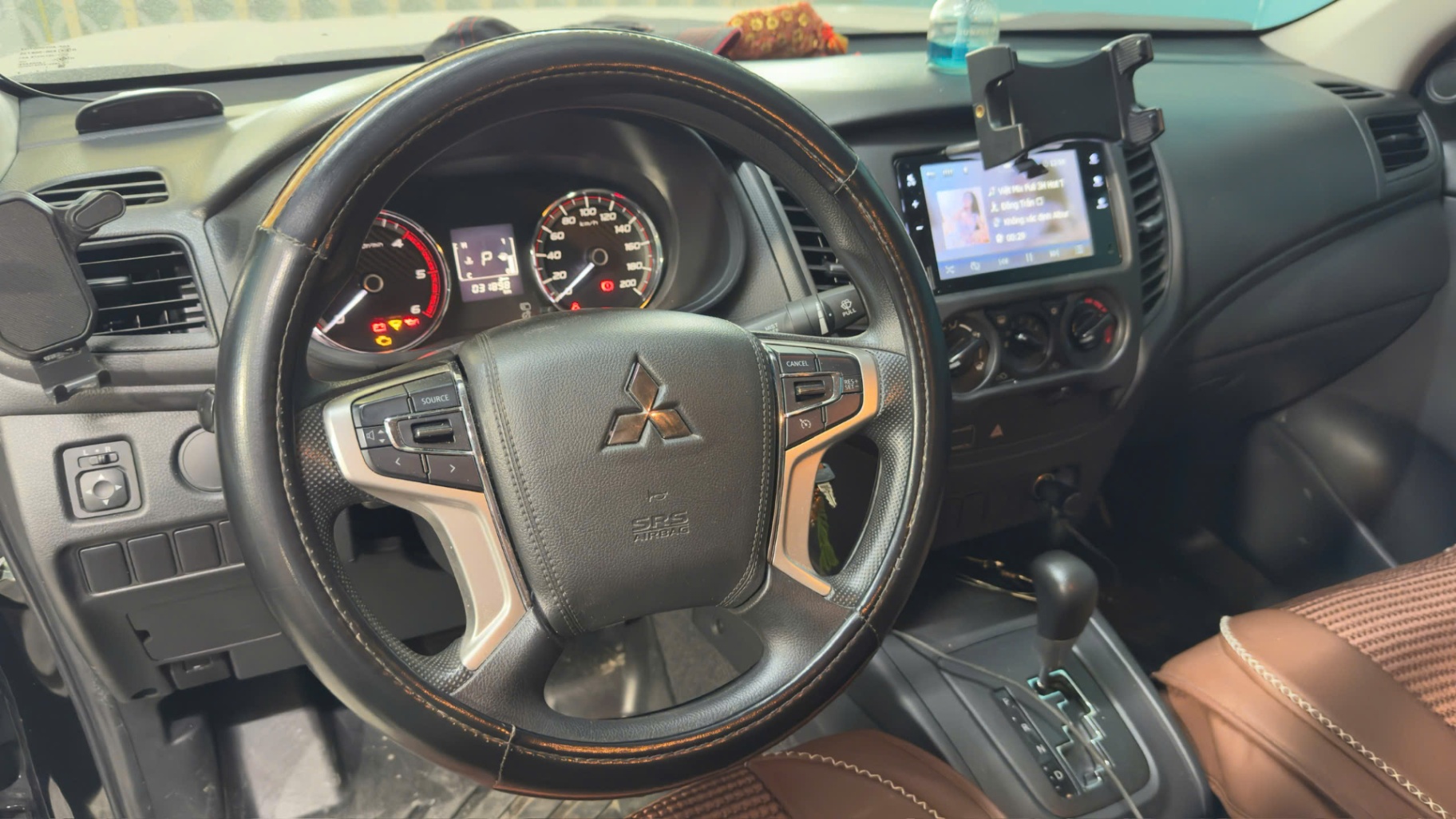 Mitsubishi Triton 4x2 AT Mivec 2021 - Nội thất 1
