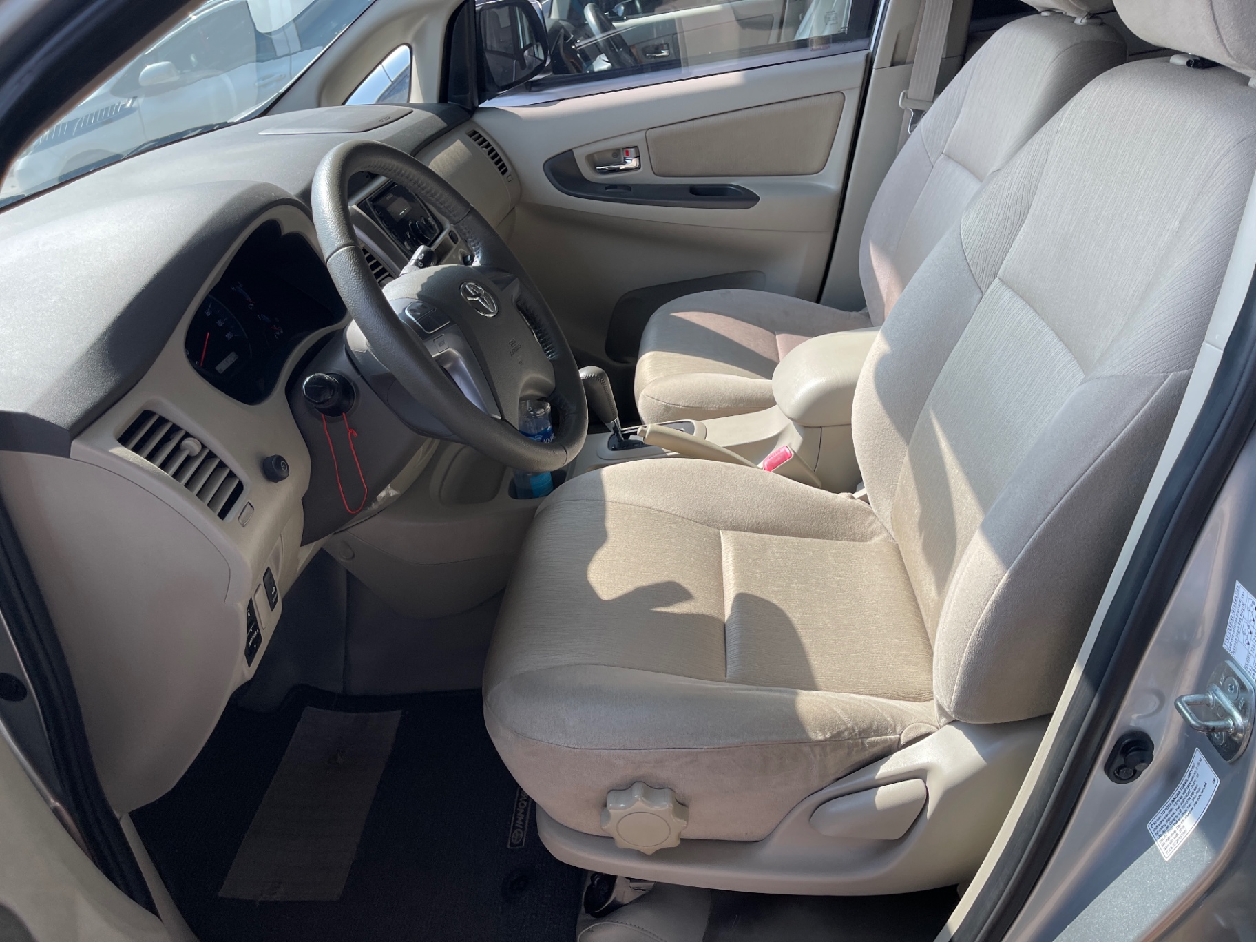 Toyota Innova 2.0G 2016 - Nội thất 2