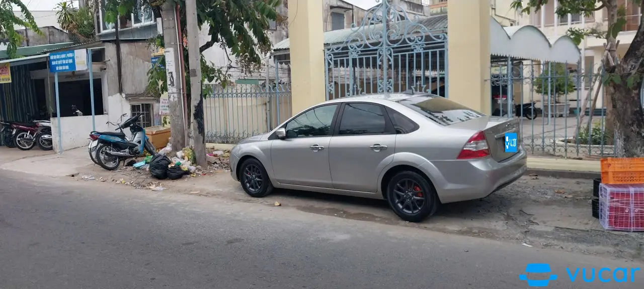 Ford Focus 1.8 MT 2009 - Ngoại thất 2