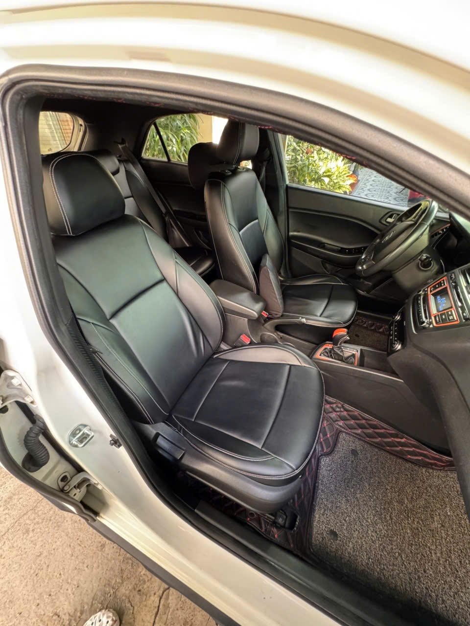 Hyundai I20 Active 1.4 AT 2015 - Nội thất 7