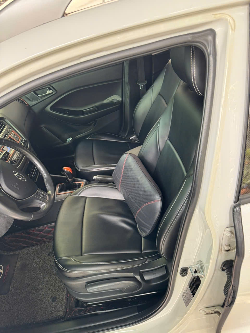 Hyundai I20 Active 1.4 AT 2015 - Nội thất 3