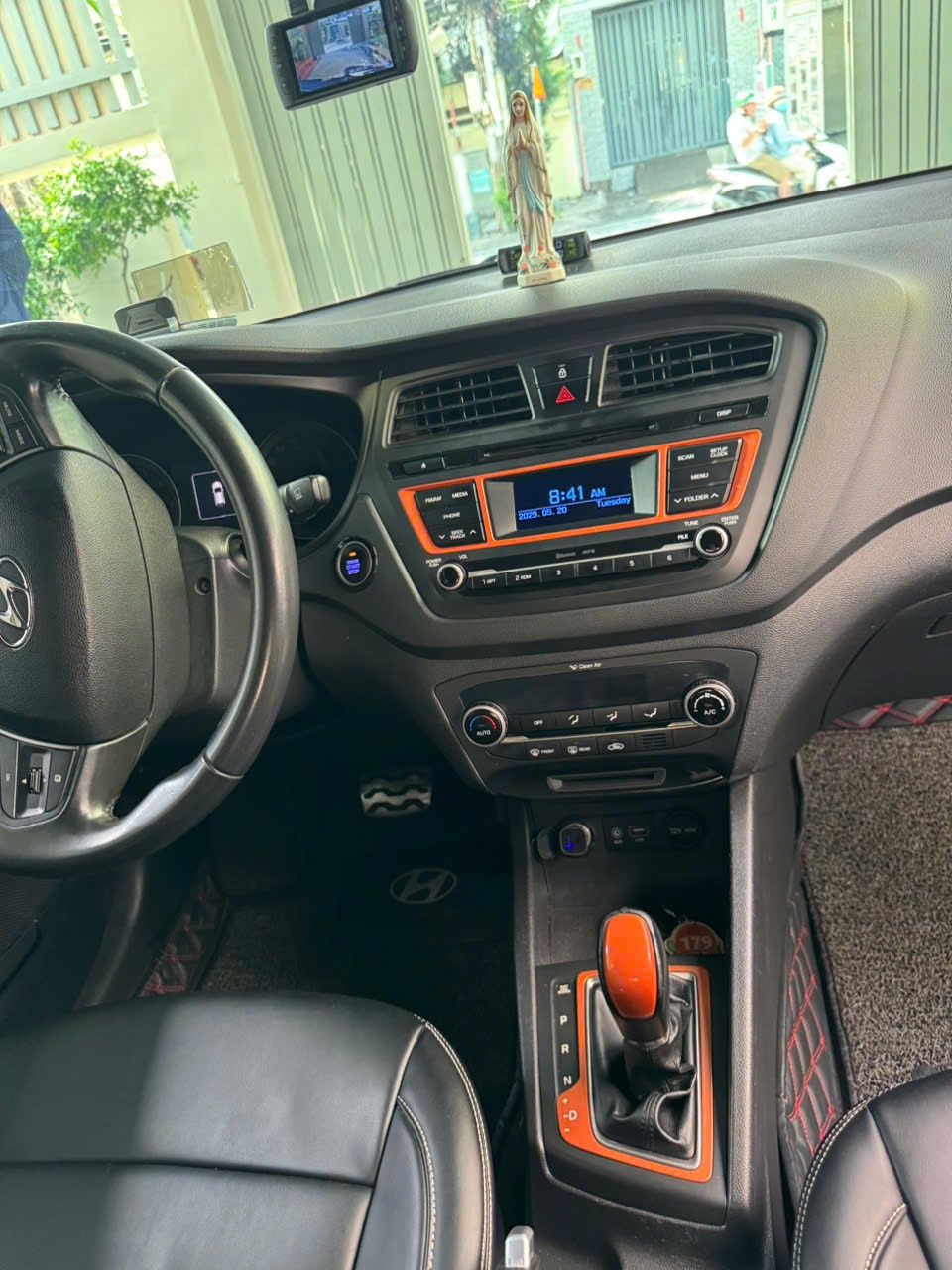 Hyundai I20 Active 1.4 AT 2015 - Nội thất 6