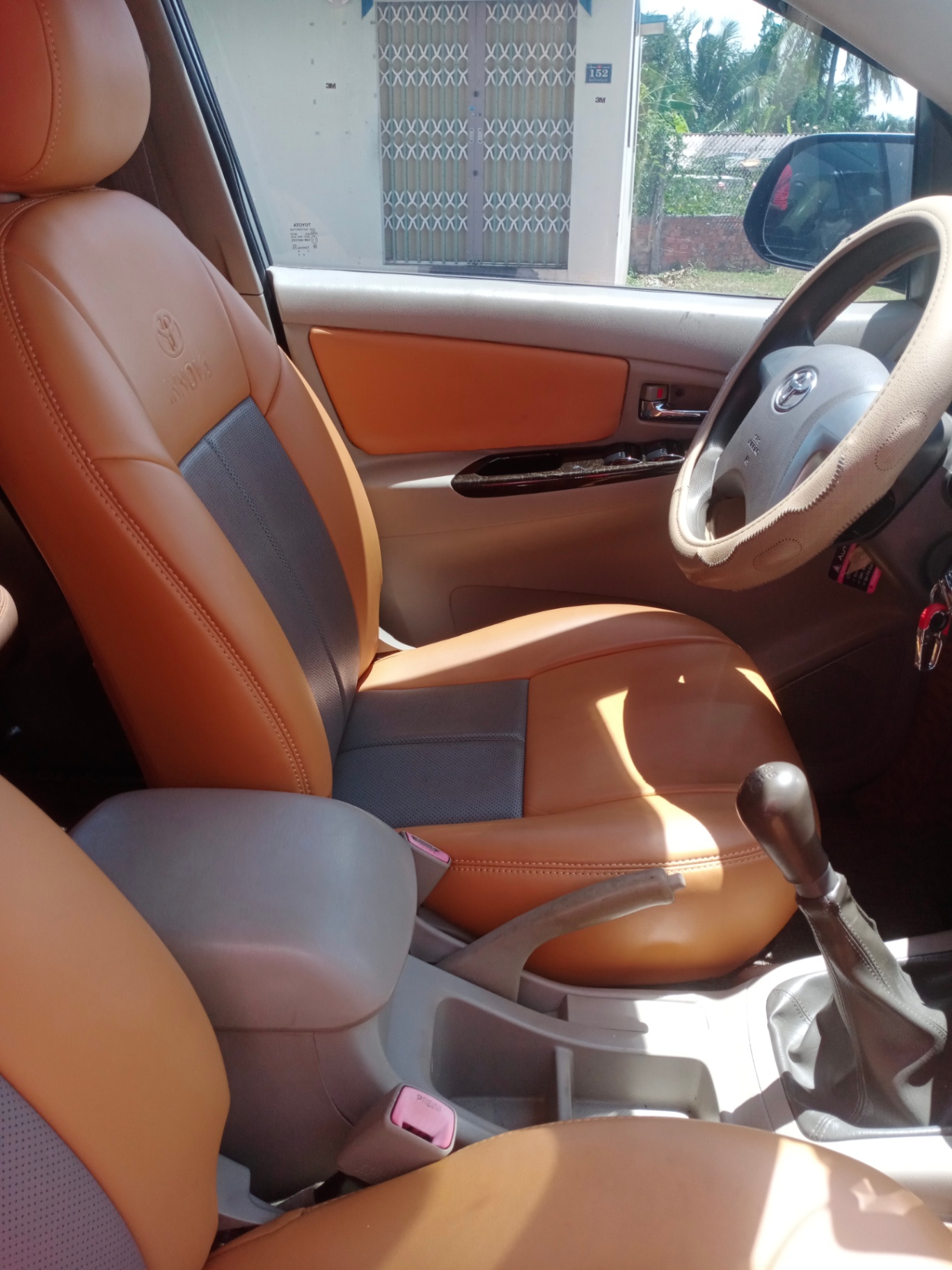 Toyota Innova 2.0E 2015 - Nội thất 2
