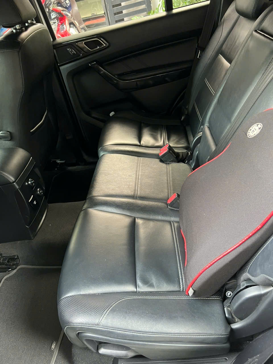 Ford Everest Titanium 2.0L 4x2 AT 2020 - Nội thất 1