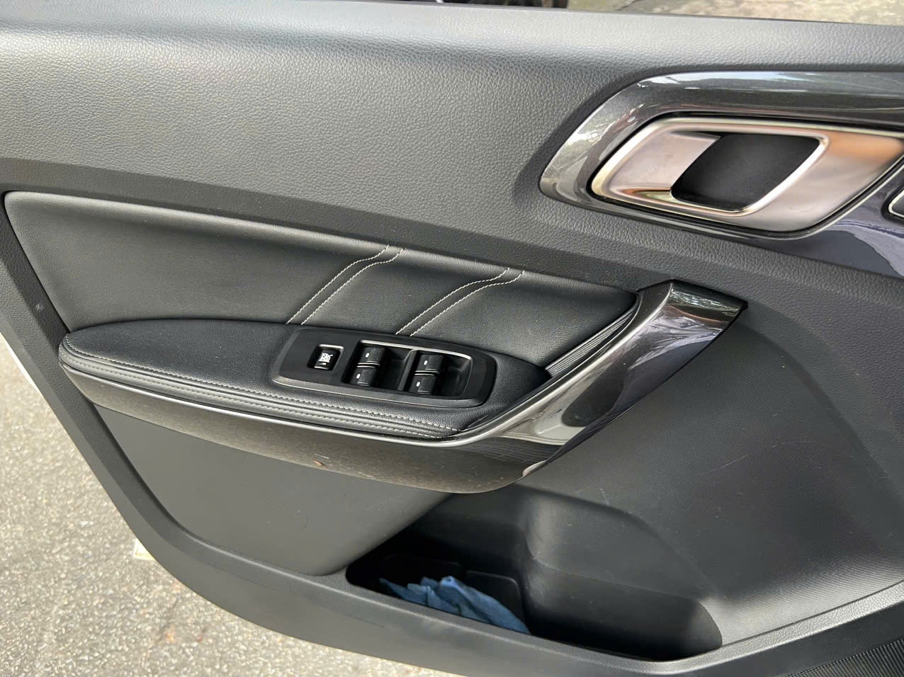 Ford Everest Titanium 2.0L 4x2 AT 2020 - Nội thất 3