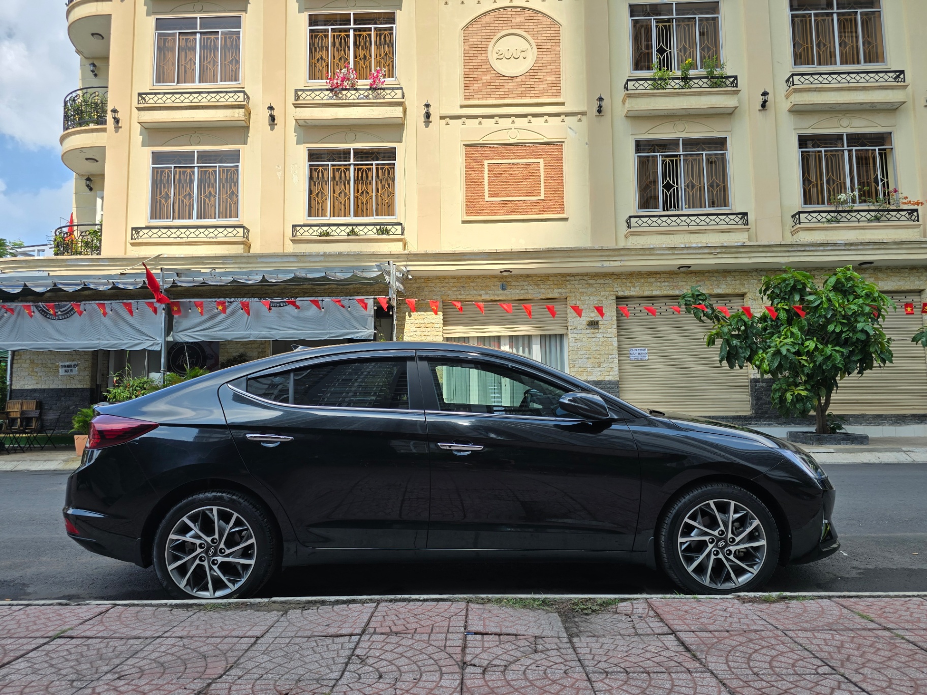 Hyundai Elantra 2.0 AT 2020 - Ngoại thất 3