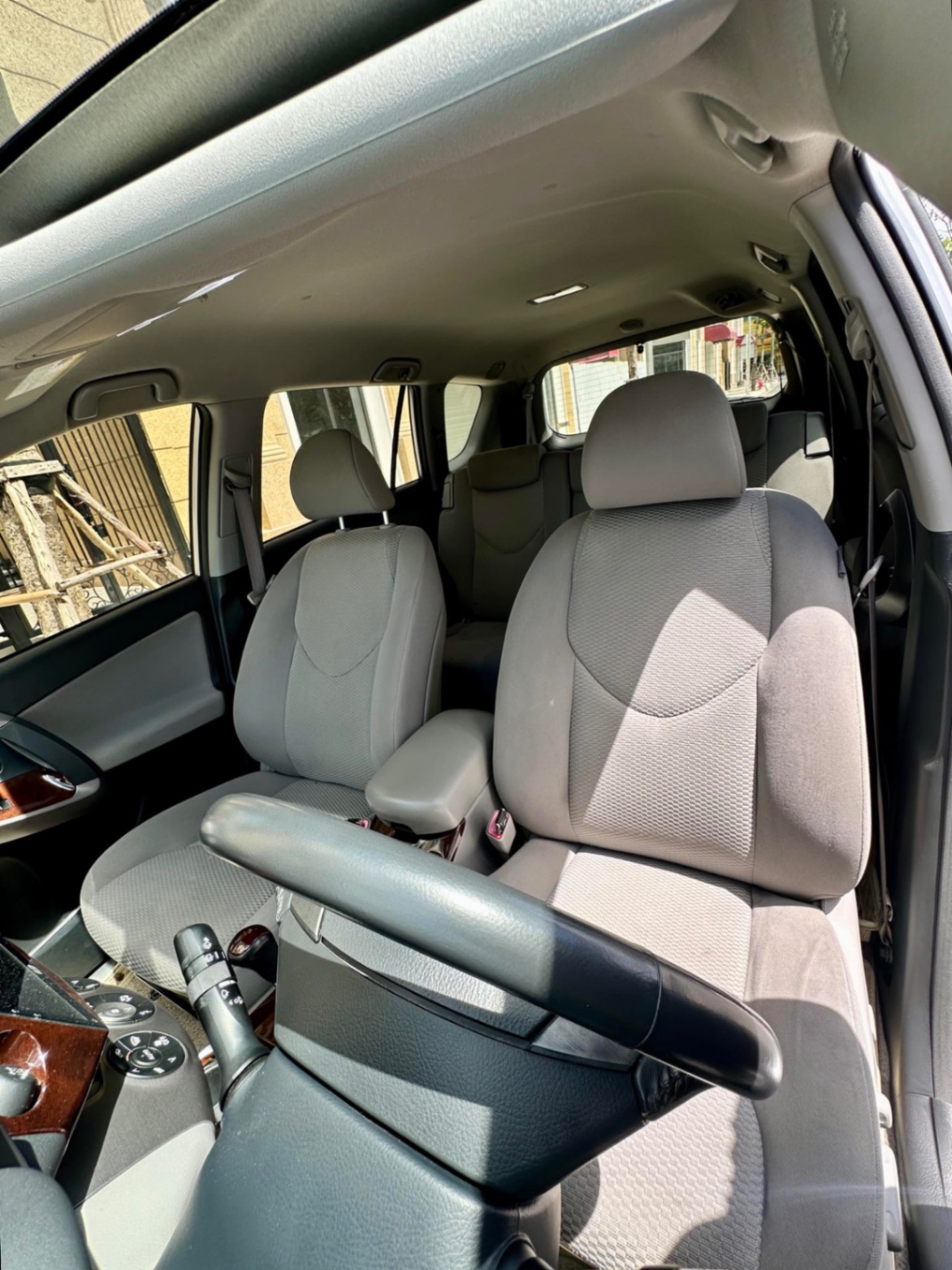 Toyota Rav4 Limited 3.5 V6 2008 - Nội thất 2