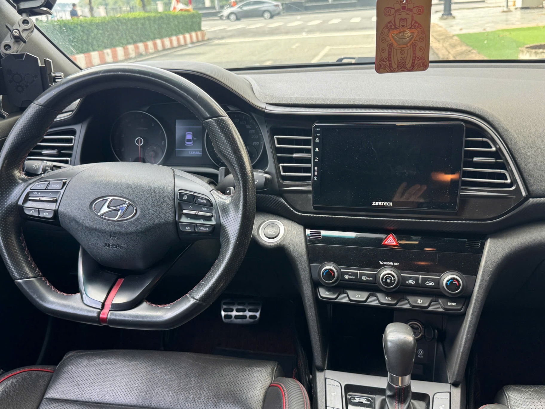 Hyundai Elantra Sport 1.6 AT 2019 - Nội thất 3
