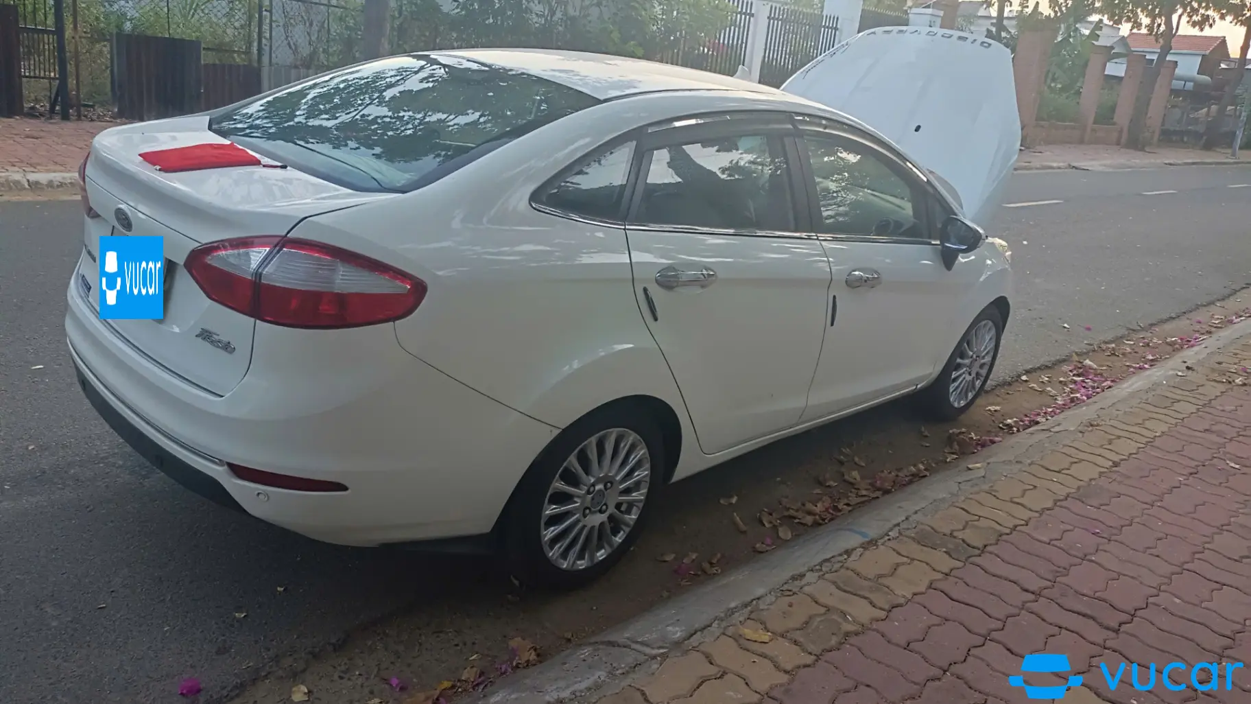 Ford Fiesta Titanium 1.5 AT 2015 - Ngoại thất 7