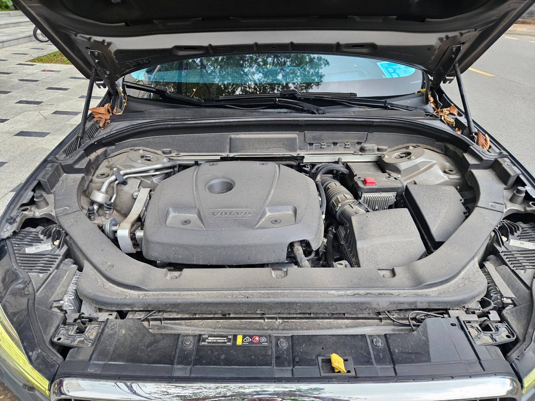 Volvo Xc60 T6 AWD Inscription 2020 - Khoang động cơ 1
