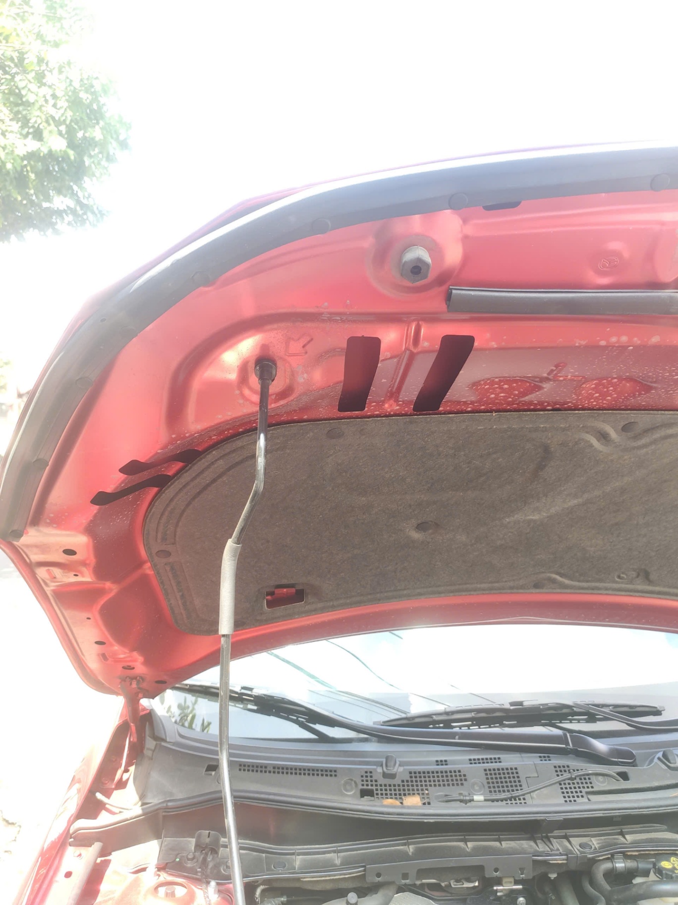 Mazda 2 1.5 AT 2023 - Khoang động cơ 4