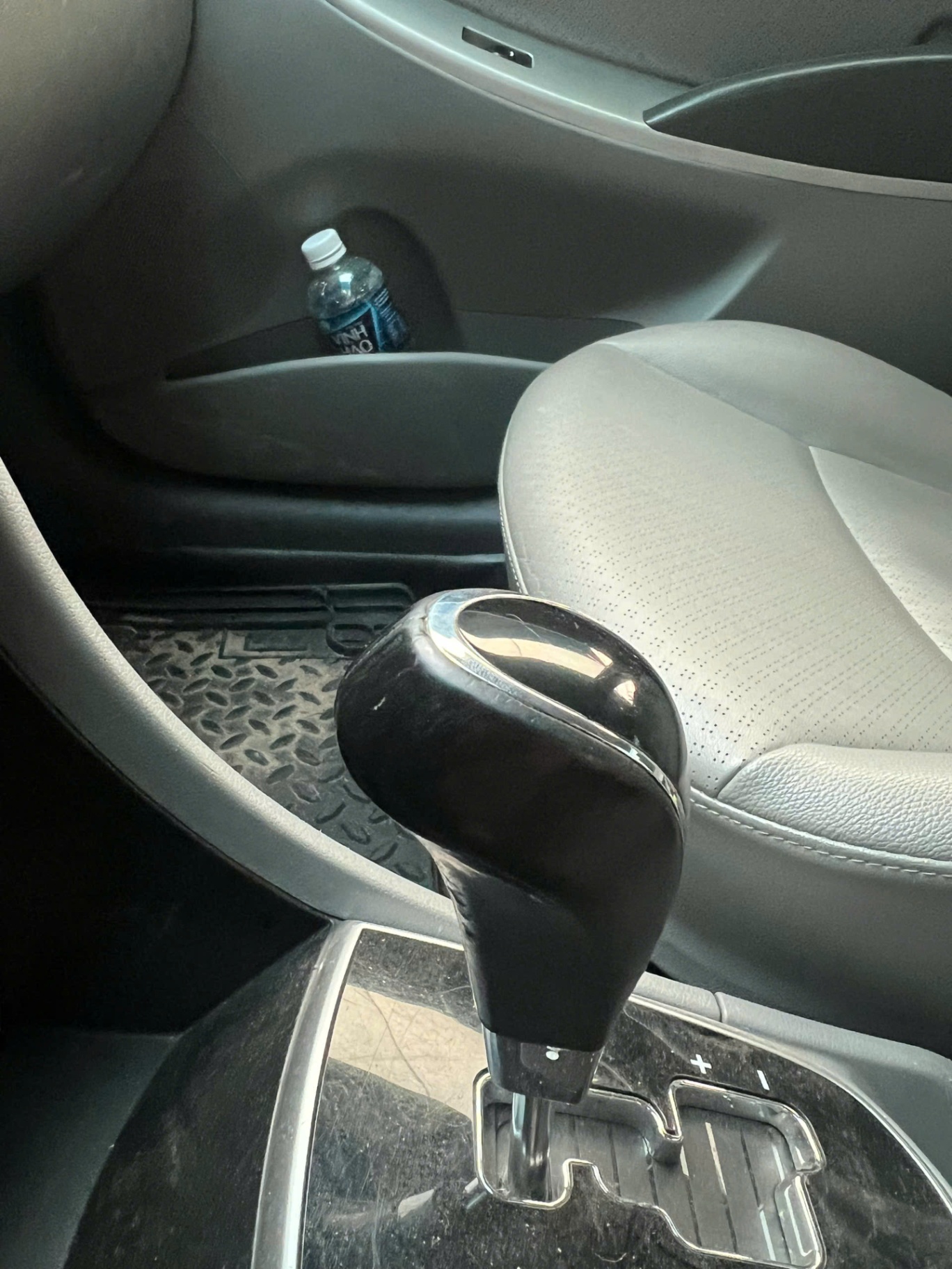 Hyundai Accent 1.4 AT 2013 - Nội thất 9