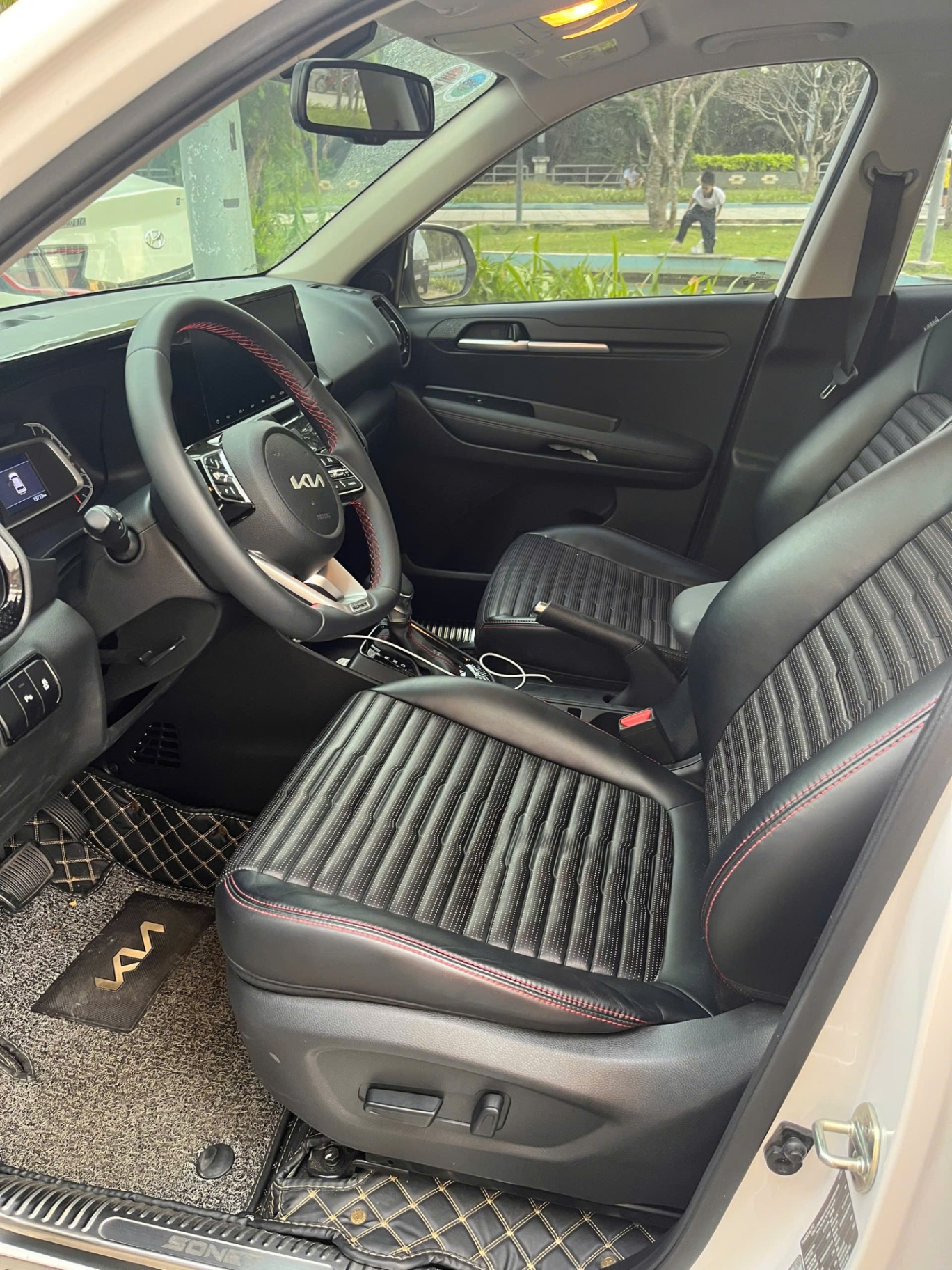 Kia Sonet Premium 1.5 AT 2022 - Nội thất 4