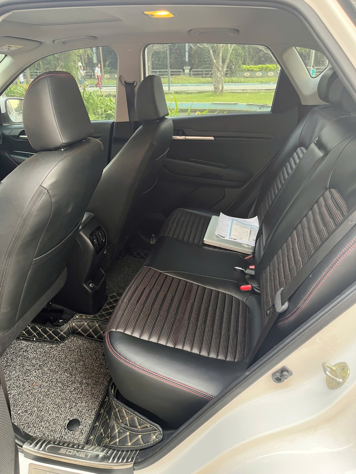 Kia Sonet Premium 1.5 AT 2022 - Nội thất 3