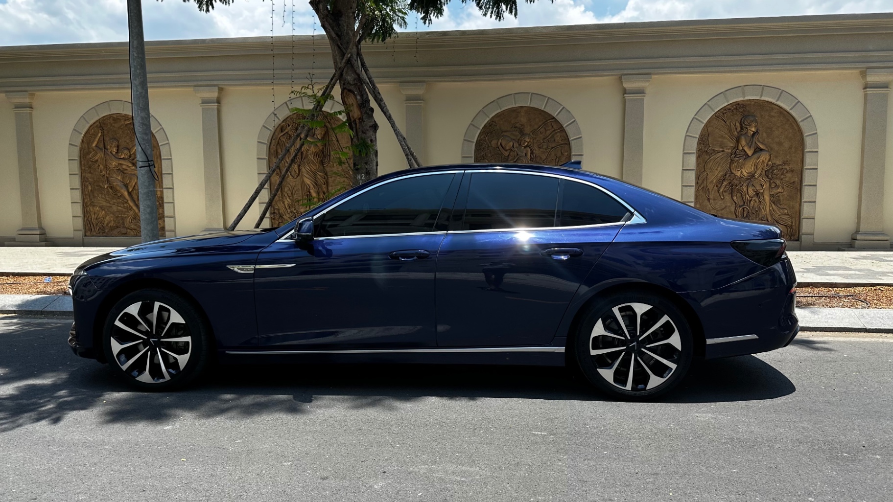 Vinfast Lux a 2.0 Premium 2.0 AT 2020 - Ngoại thất 2