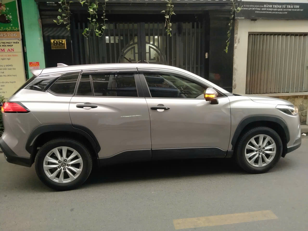 Toyota Corolla cross 1.8G 2020 - Ngoại thất 2