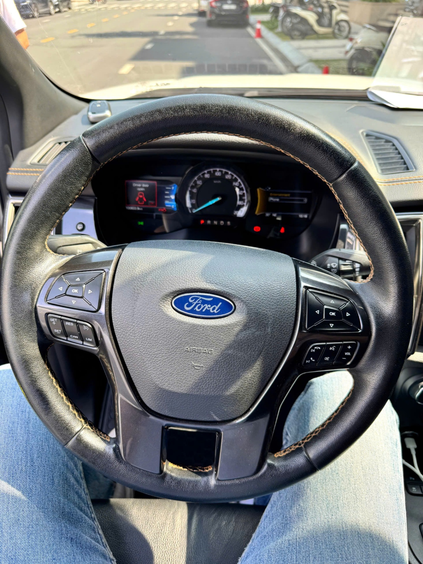 Ford Ranger Wildtrak 2.0L 4x4 AT 2020 - Nội thất 8