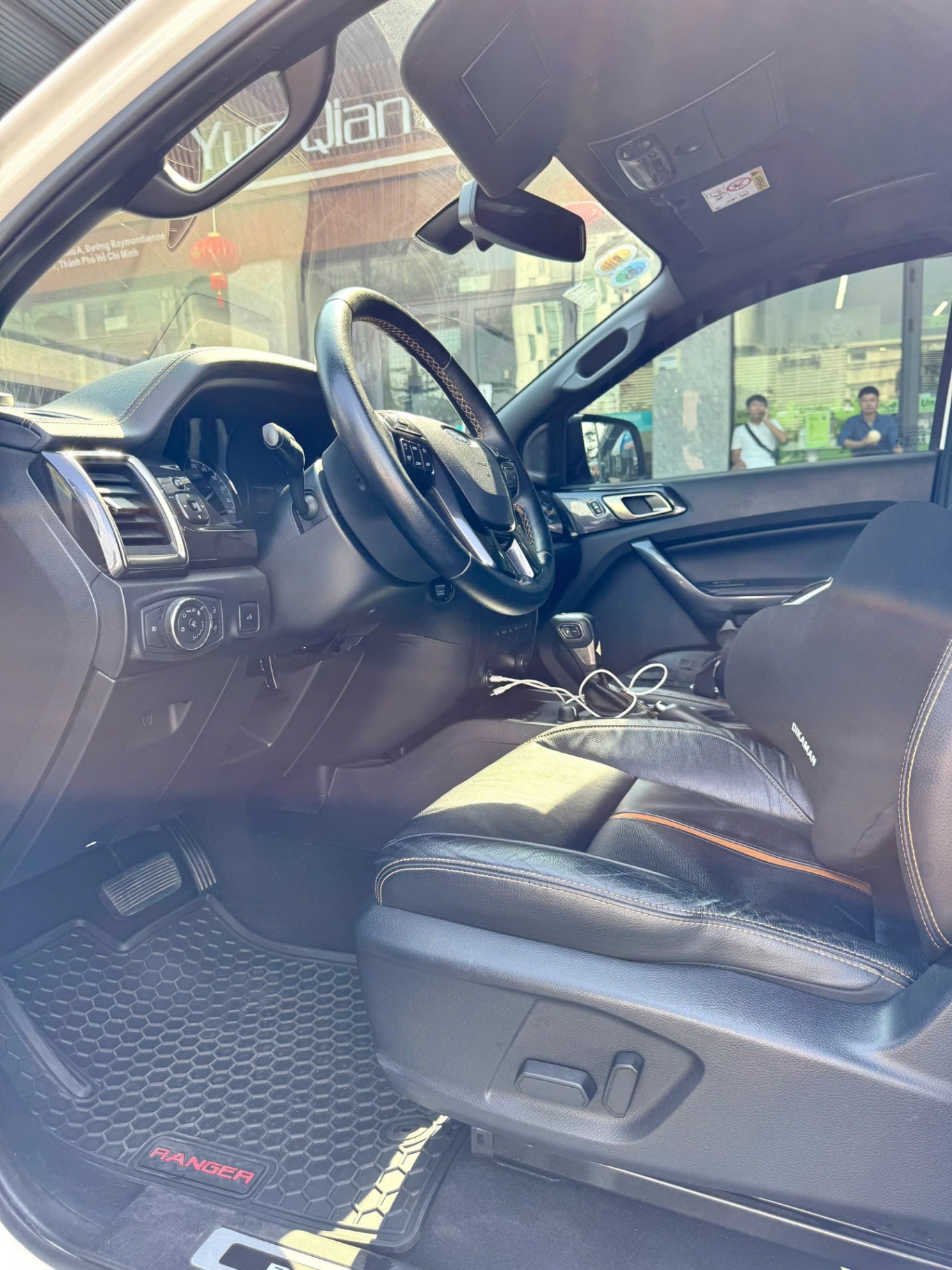 Ford Ranger Wildtrak 2.0L 4x4 AT 2020 - Nội thất 14