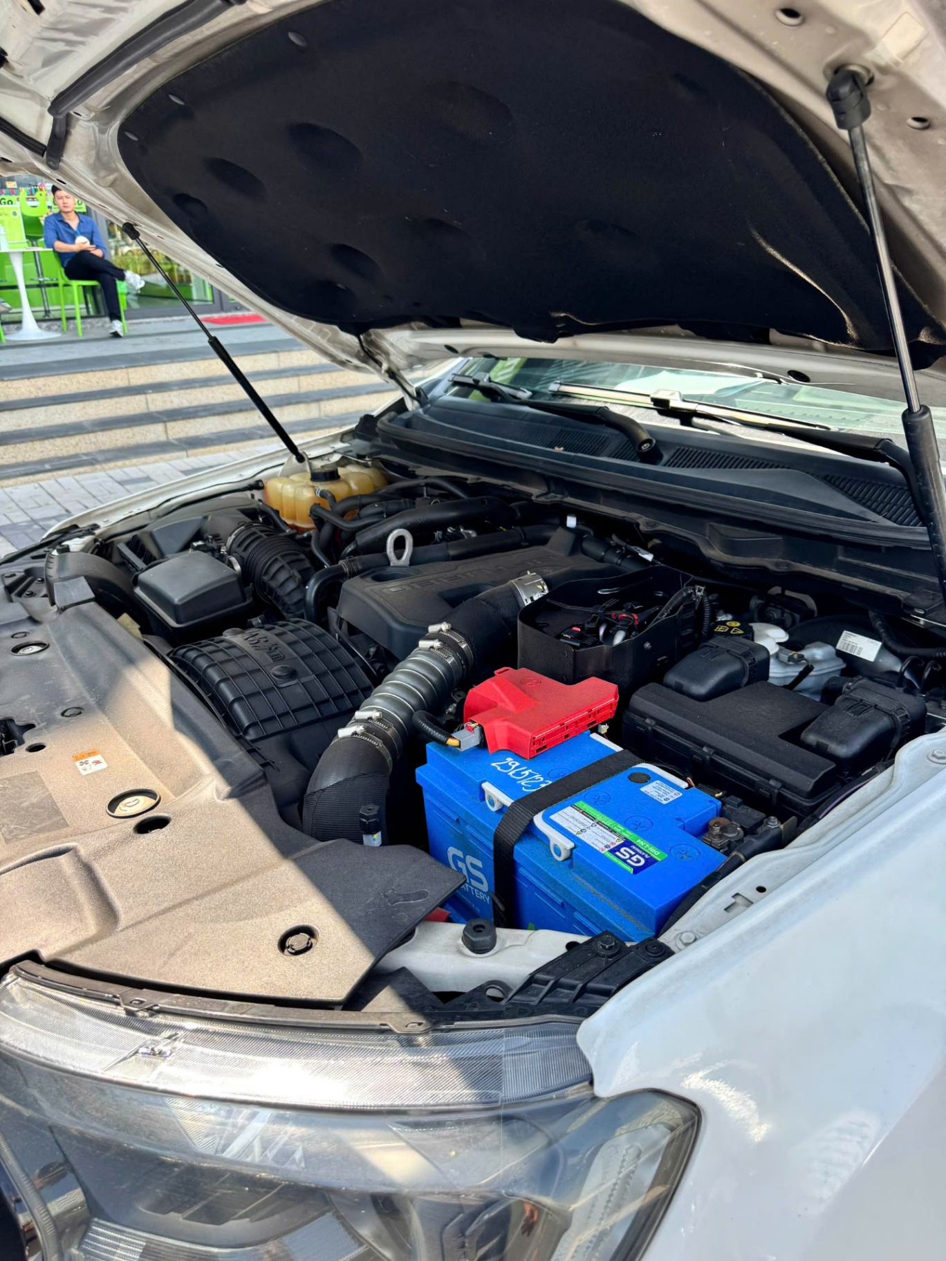 Ford Ranger Wildtrak 2.0L 4x4 AT 2020 - Khoang động cơ 3