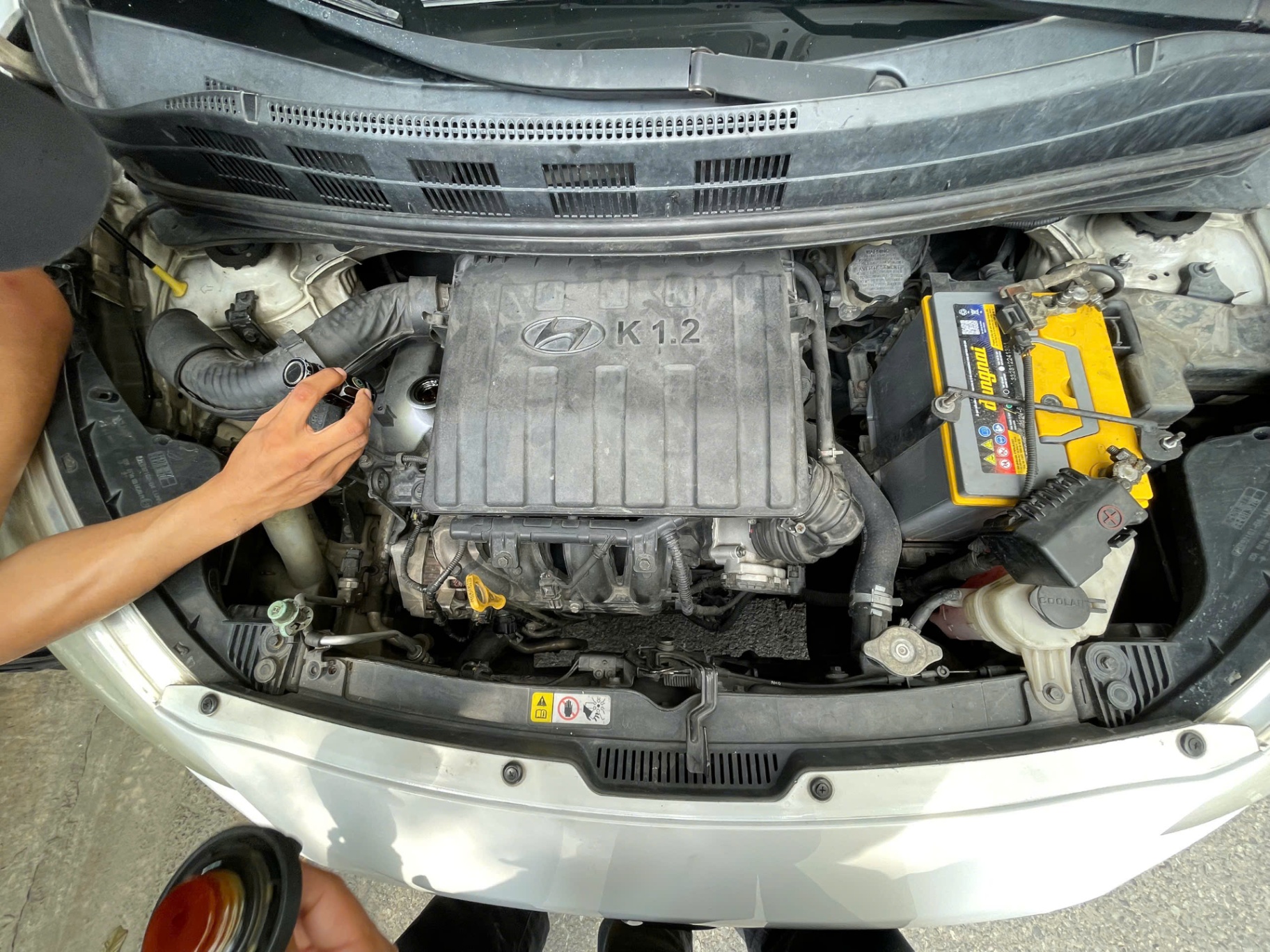 Hyundai I10 Grand 1.2 MT 2018 - Khoang động cơ 1