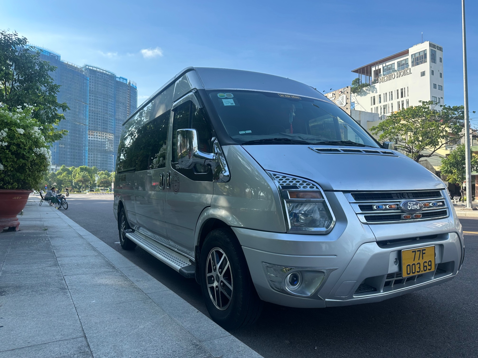 Ford Transit Standard MID 2016 - Ngoại thất 2