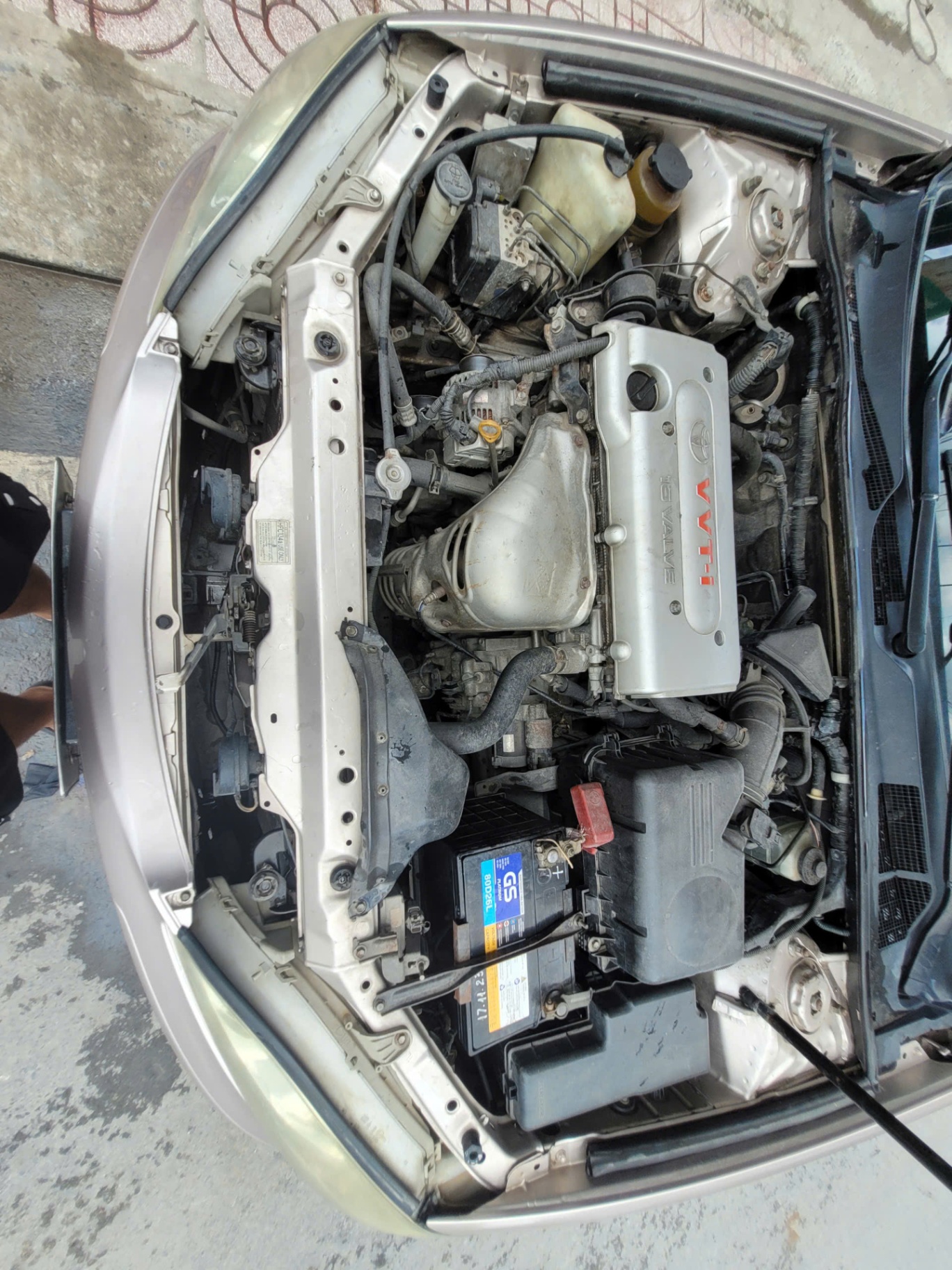 Toyota Camry 2.4G 2004 - Khoang động cơ 3