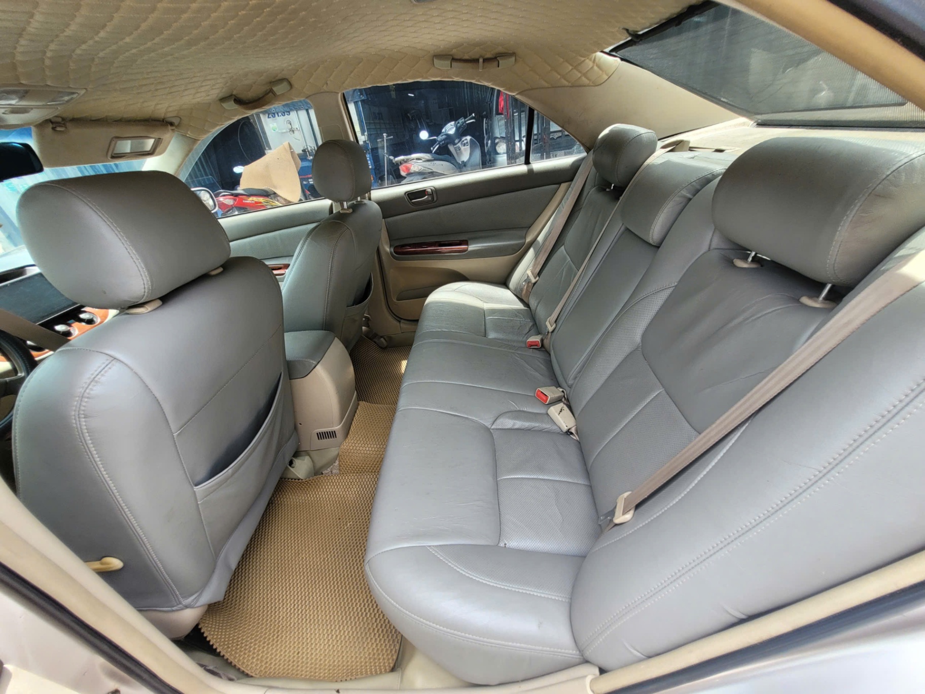 Toyota Camry 2.4G 2004 - Nội thất 9
