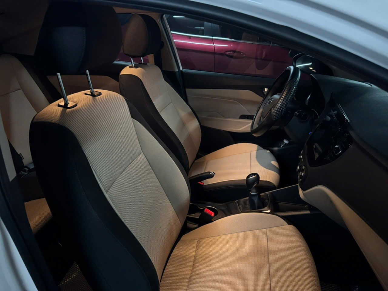 Hyundai Accent 1.4 MT 2022 - Nội thất 1