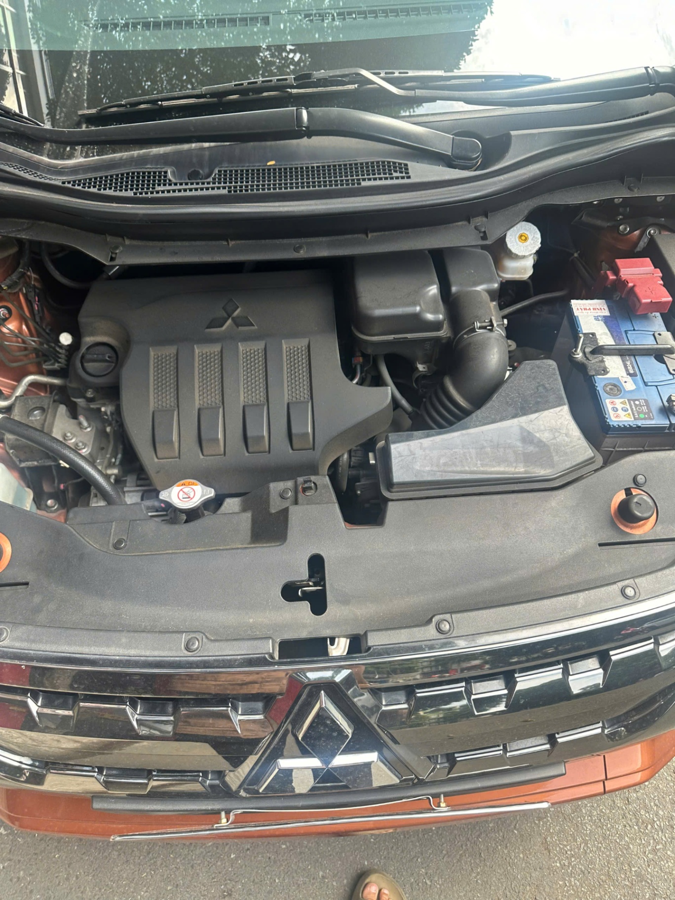 Mitsubishi Xpander Cross 1.5 AT 2020 - Khoang động cơ 1