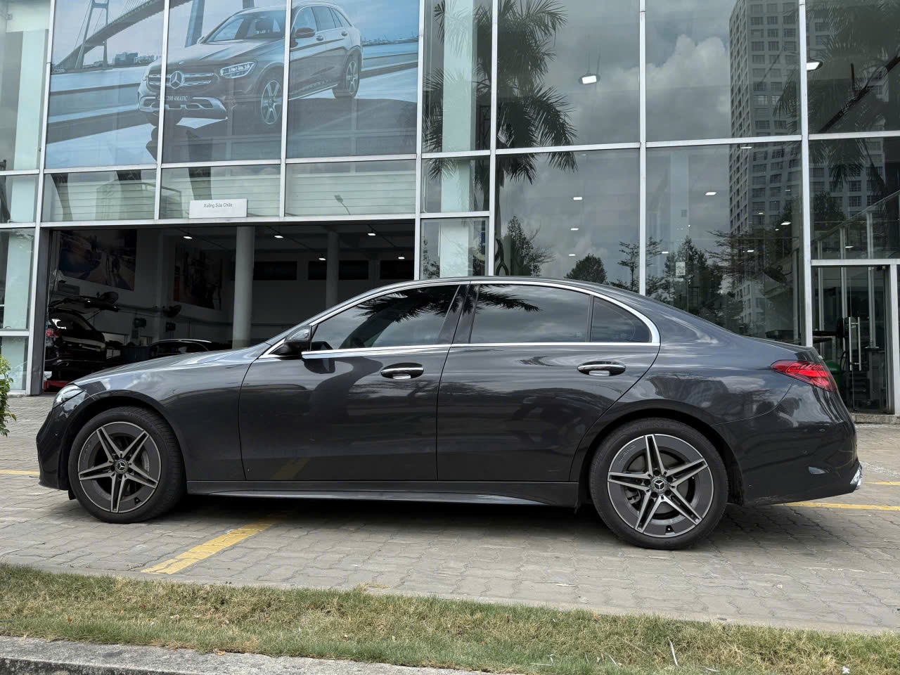Mercedes C class C300 AMG 2022 - Ngoại thất 6