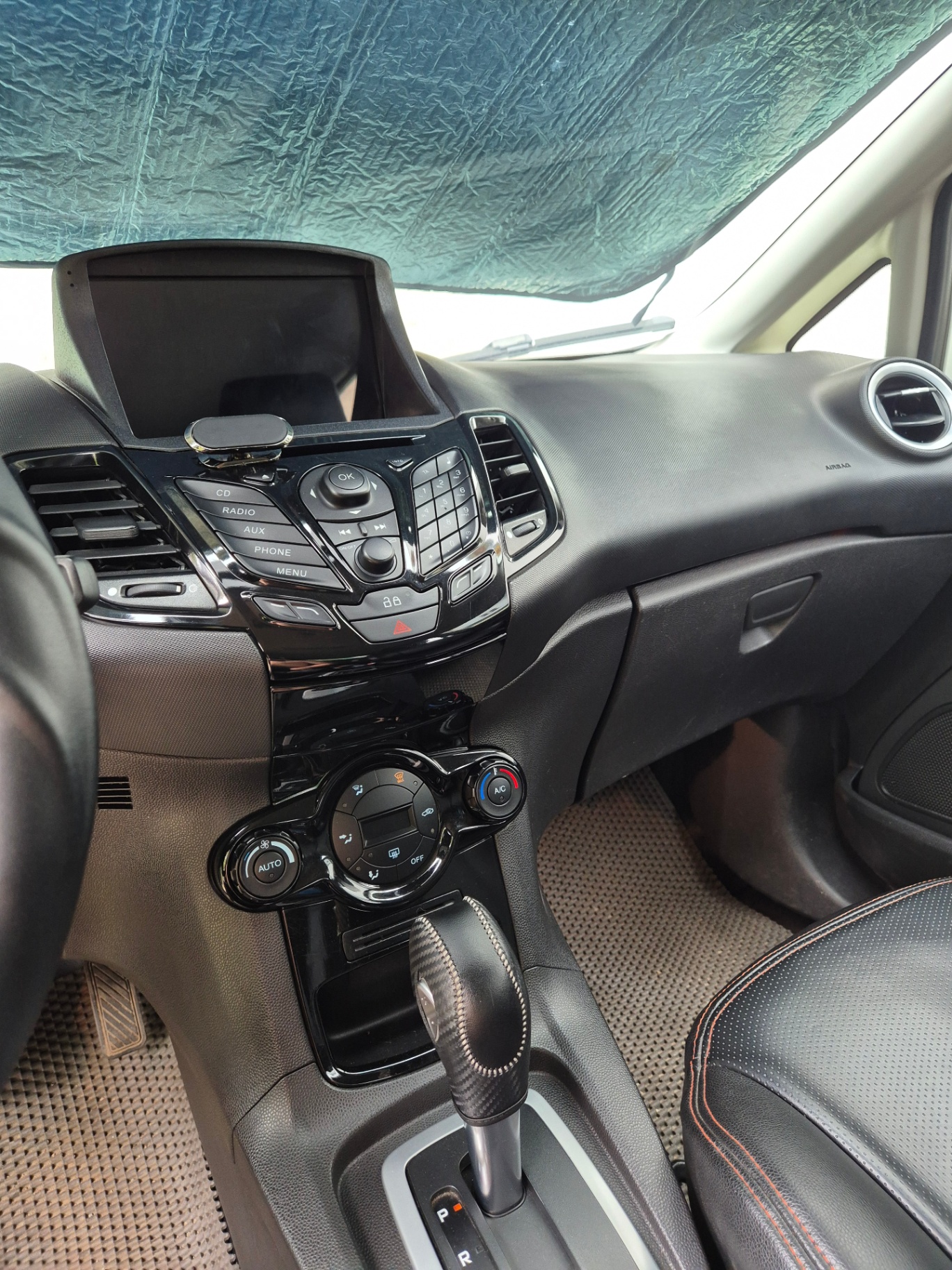Ford Fiesta S 1.5 AT 2015 - Nội thất 2