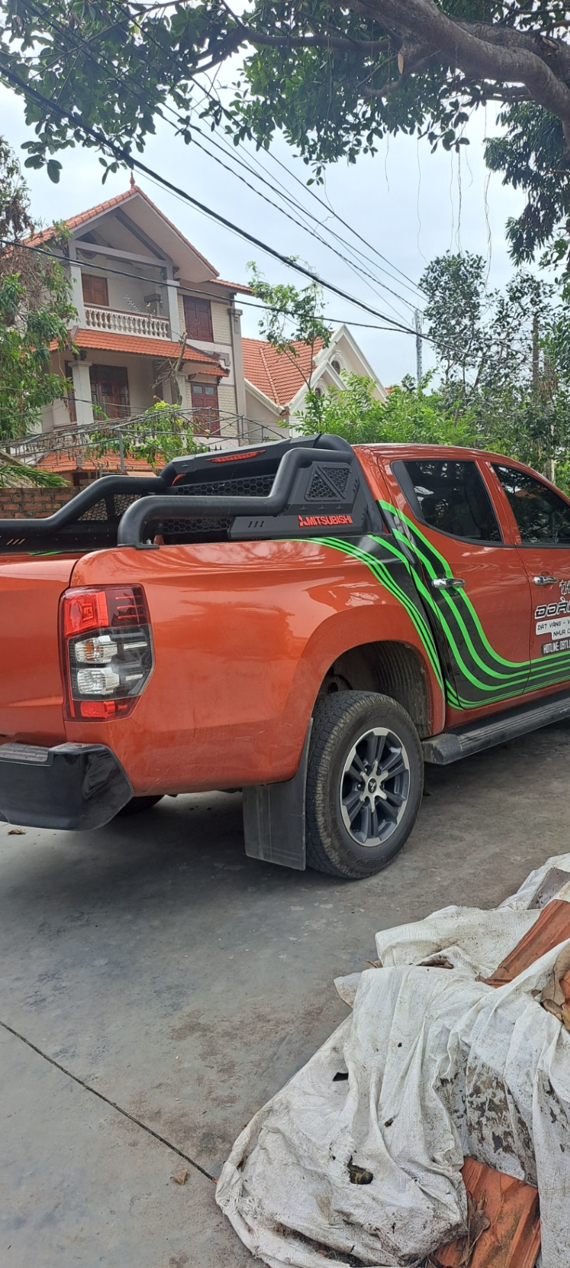Mitsubishi Triton 4x2 AT 2022 - Ngoại thất 1
