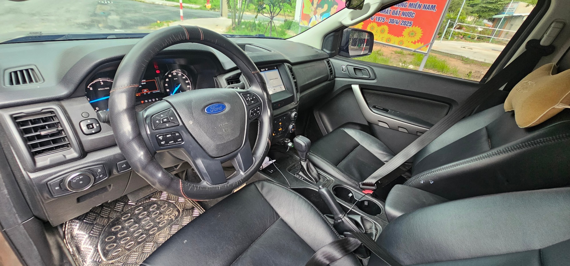 Ford Ranger XLS 2.2L 4x2 AT 2021 - Nội thất 1