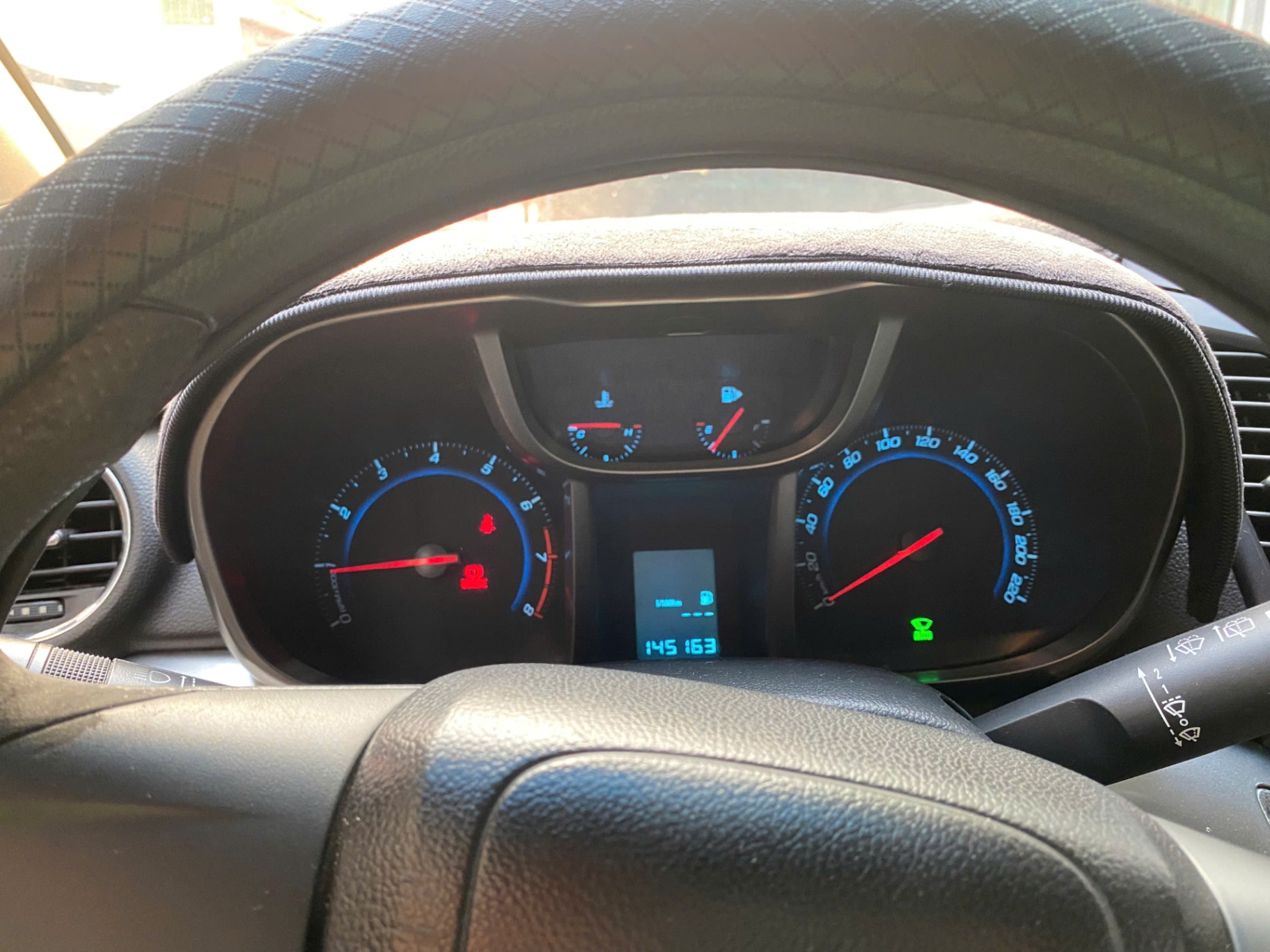Chevrolet Orlando LT 1.8 MT 2013 - Nội thất 3