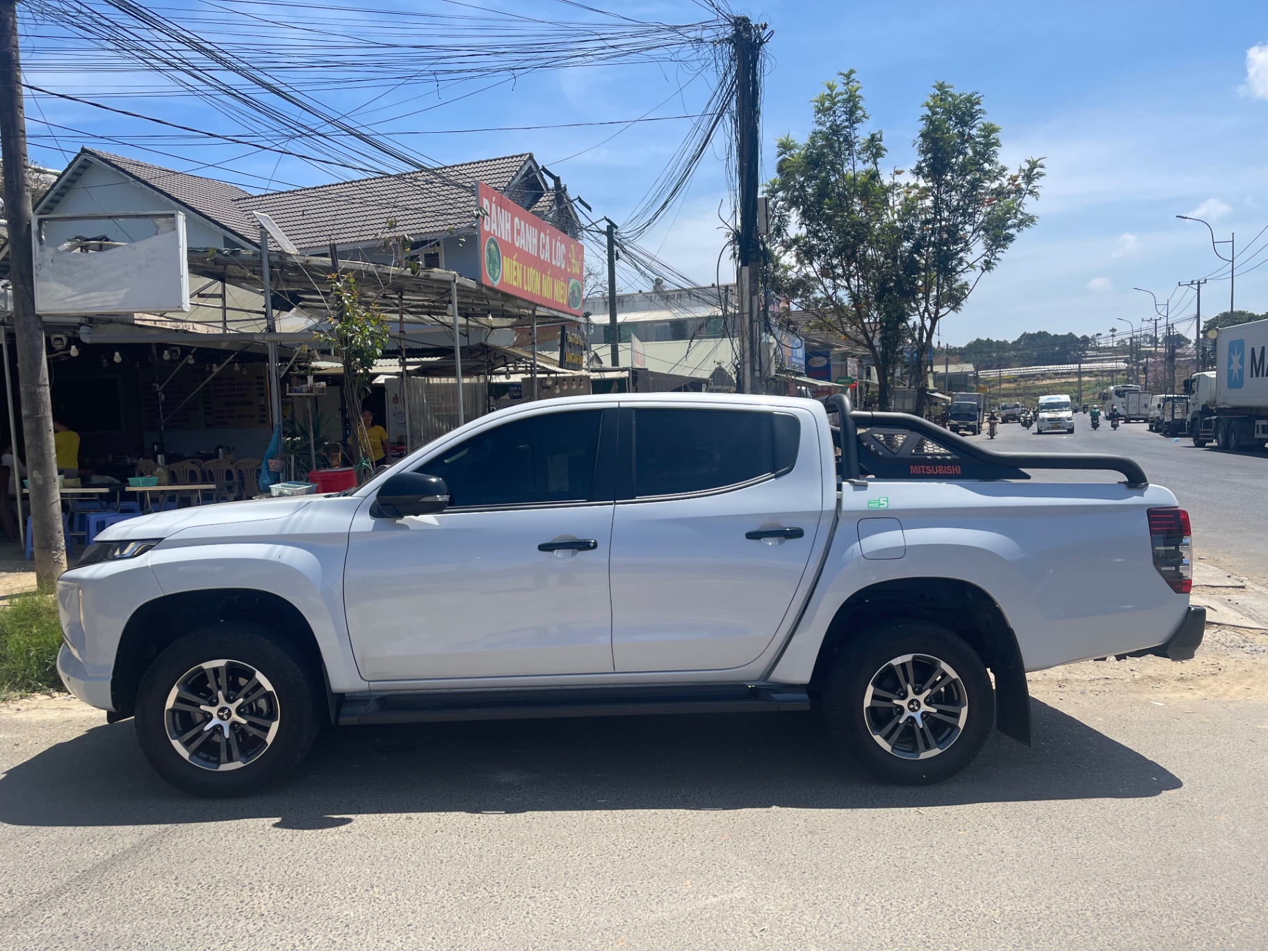Mitsubishi Triton 4x4 MT 2023 - Ngoại thất 1