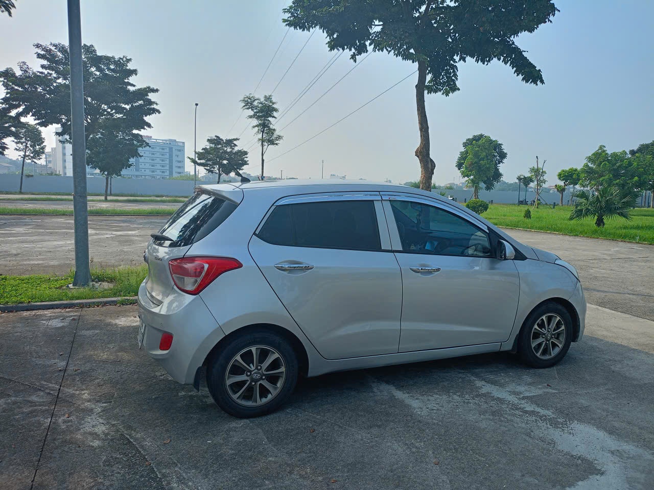 Hyundai I10 Grand 1.0 MT 2014 - Ngoại thất 2
