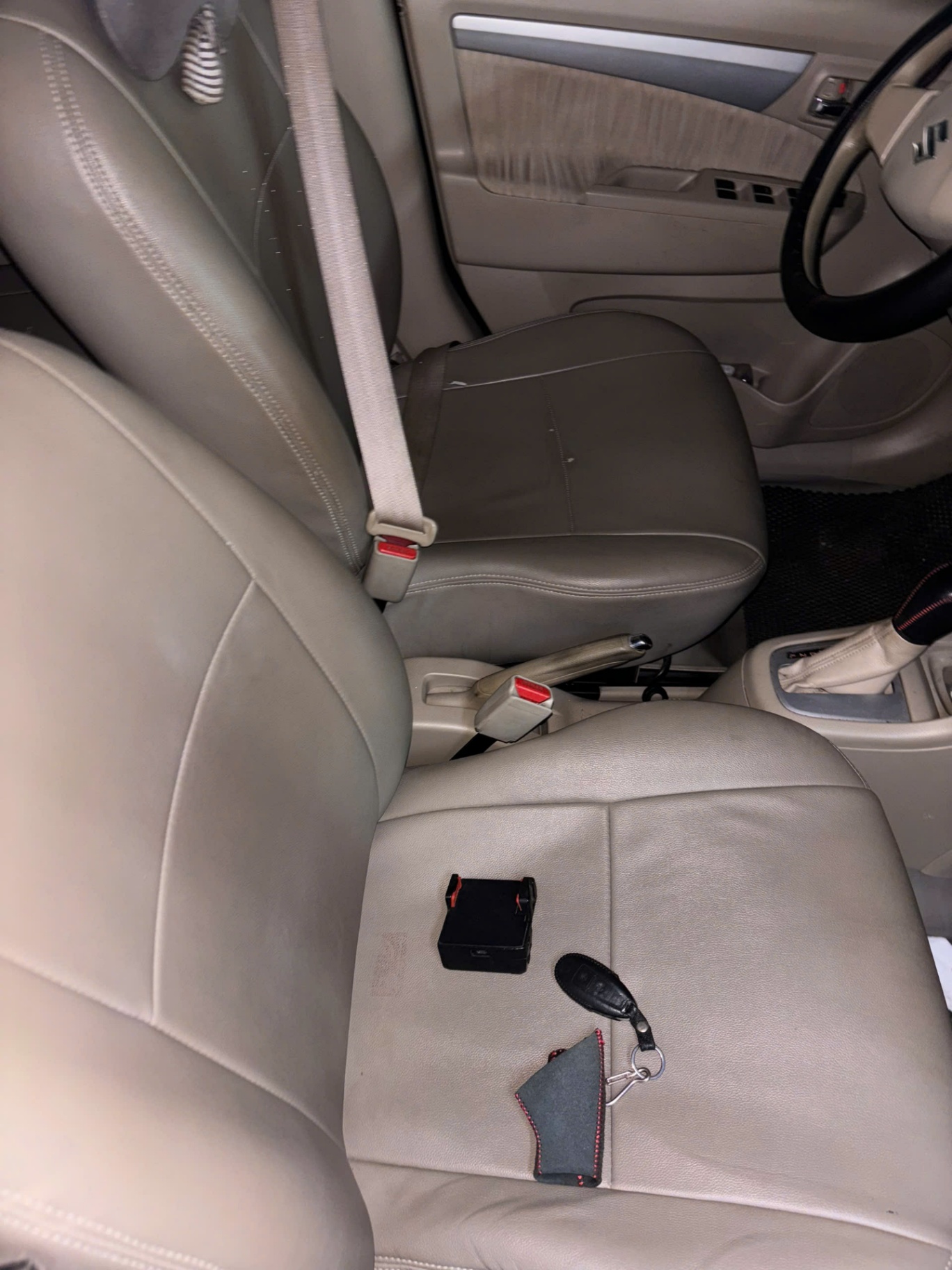 Suzuki Ertiga 1.4 AT 2016 - Nội thất 5