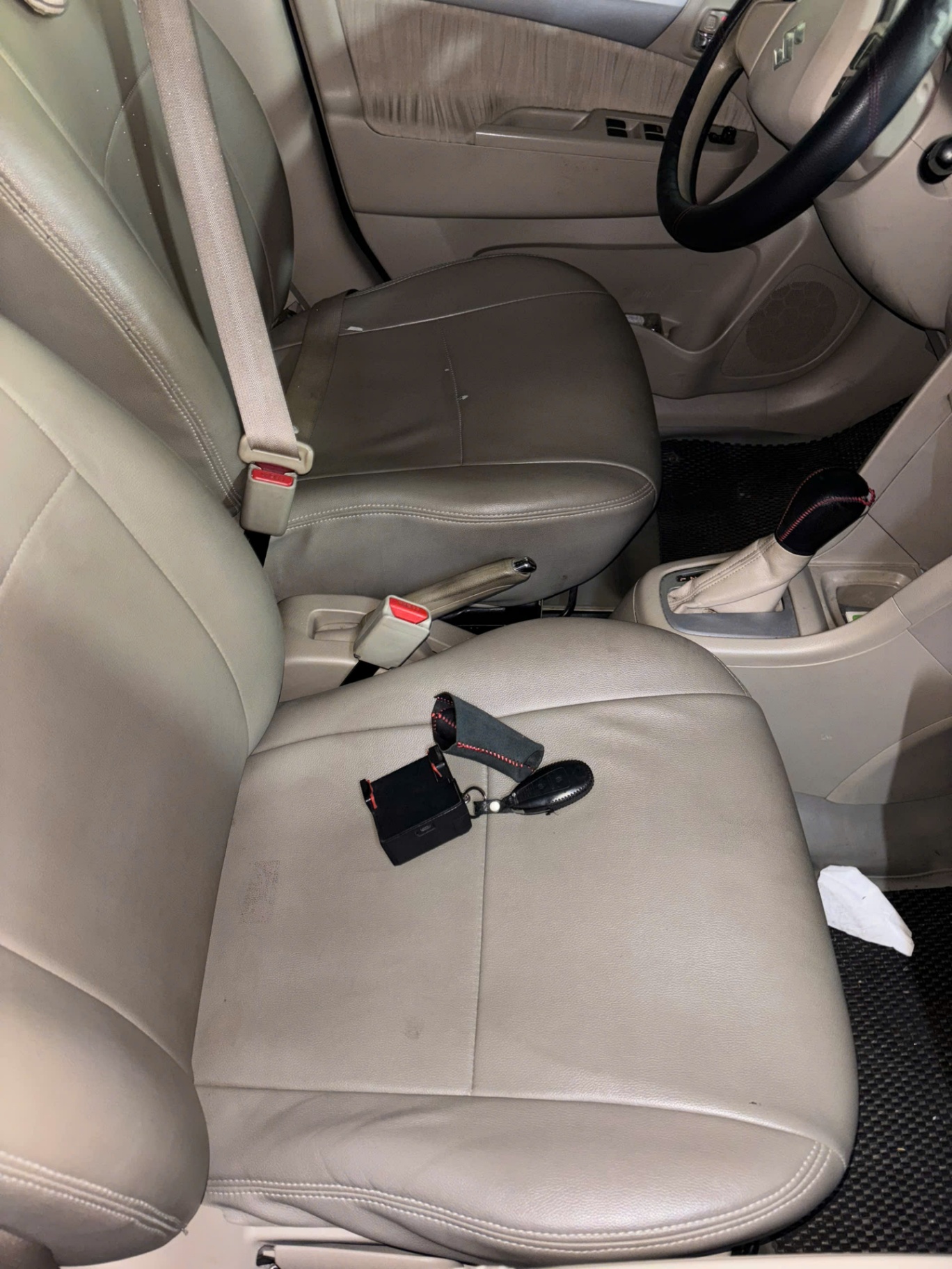 Suzuki Ertiga 1.4 AT 2016 - Nội thất 2