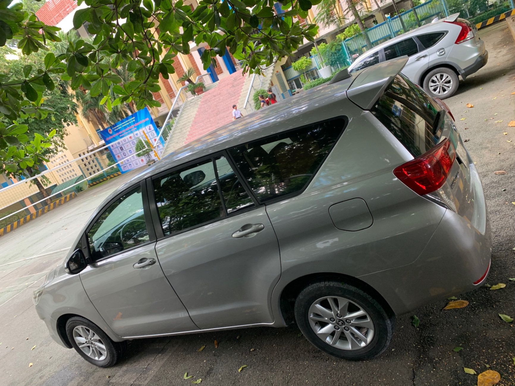 Toyota Innova 2.0 MT 2016