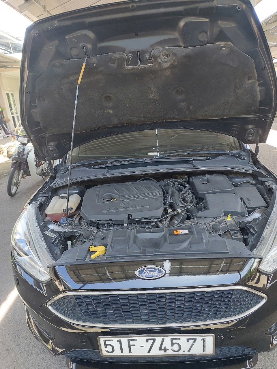Ford Focus Sport 1.5L 2016 - Khoang động cơ 1