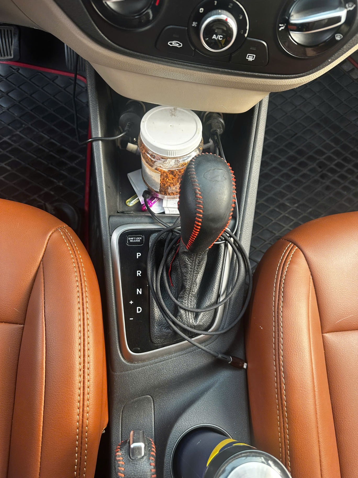 Hyundai Accent 1.4 AT 2018 - Nội thất 4