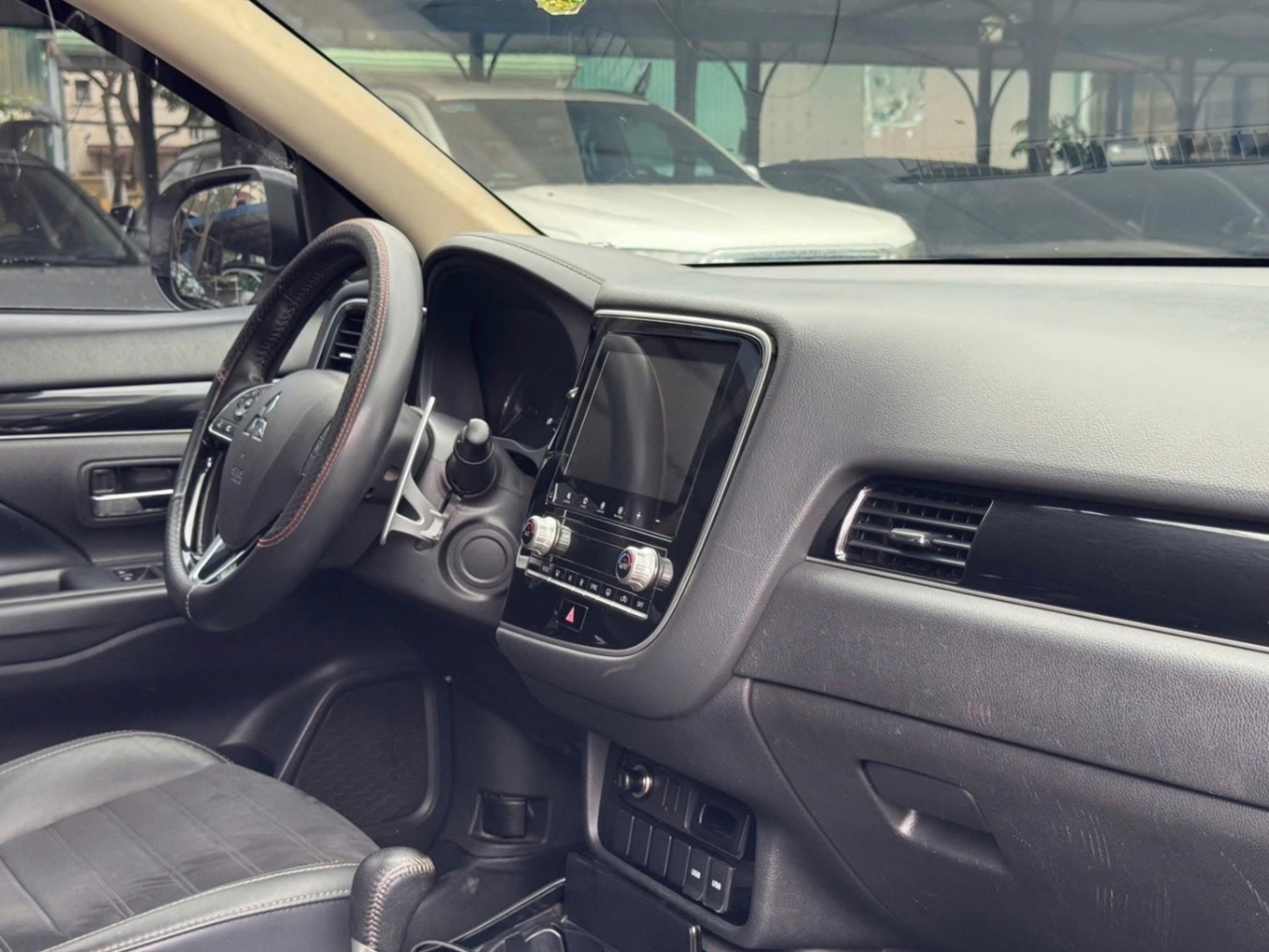 Mitsubishi Outlander 2.0 CVT 2022 - Nội thất 3