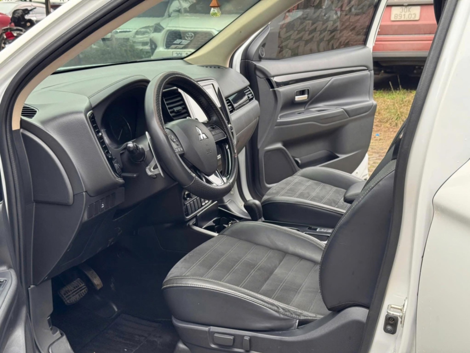 Mitsubishi Outlander 2.0 CVT 2022 - Nội thất 1