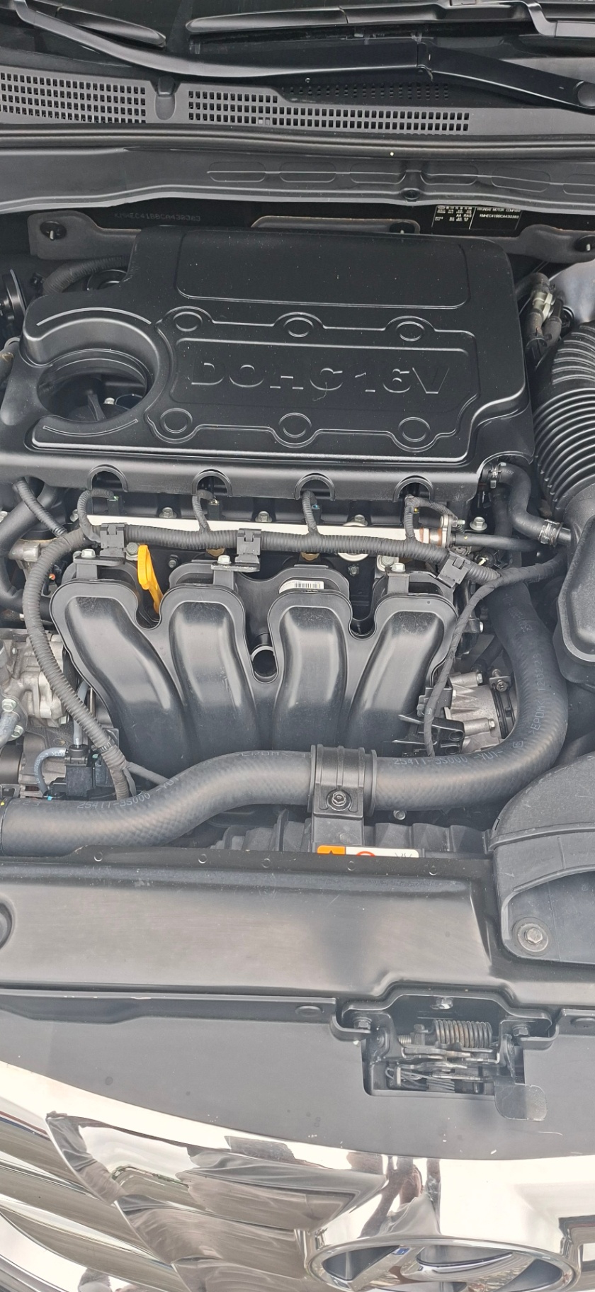 Hyundai Sonata 2.0 AT 2012 - Khoang động cơ 1