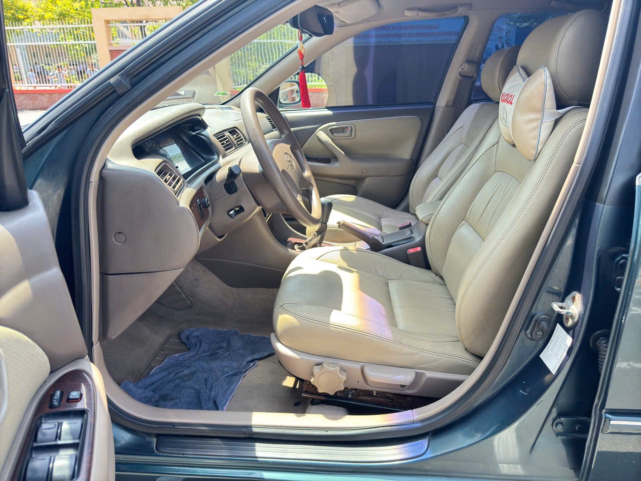 Toyota Camry GLi 2.2 2001 - Nội thất 1