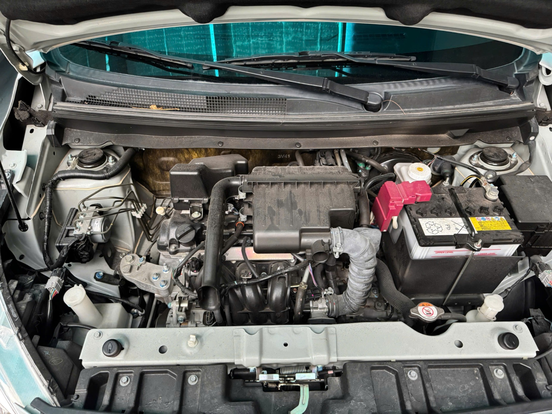 Mitsubishi Attrage 1.2 CVT 2022 - Khoang động cơ 1